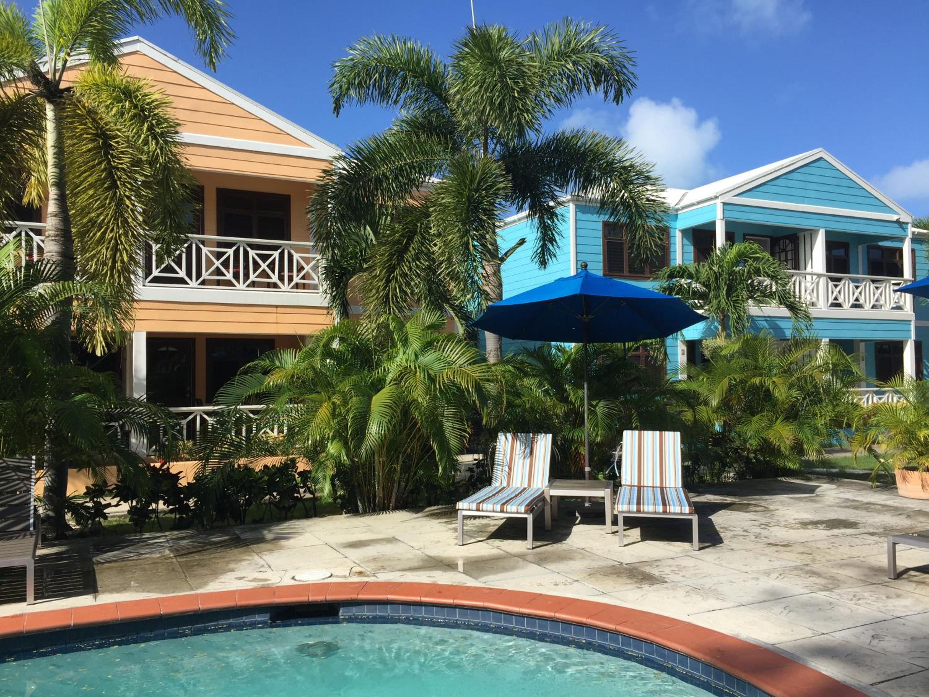 Pool View Suite photo 3