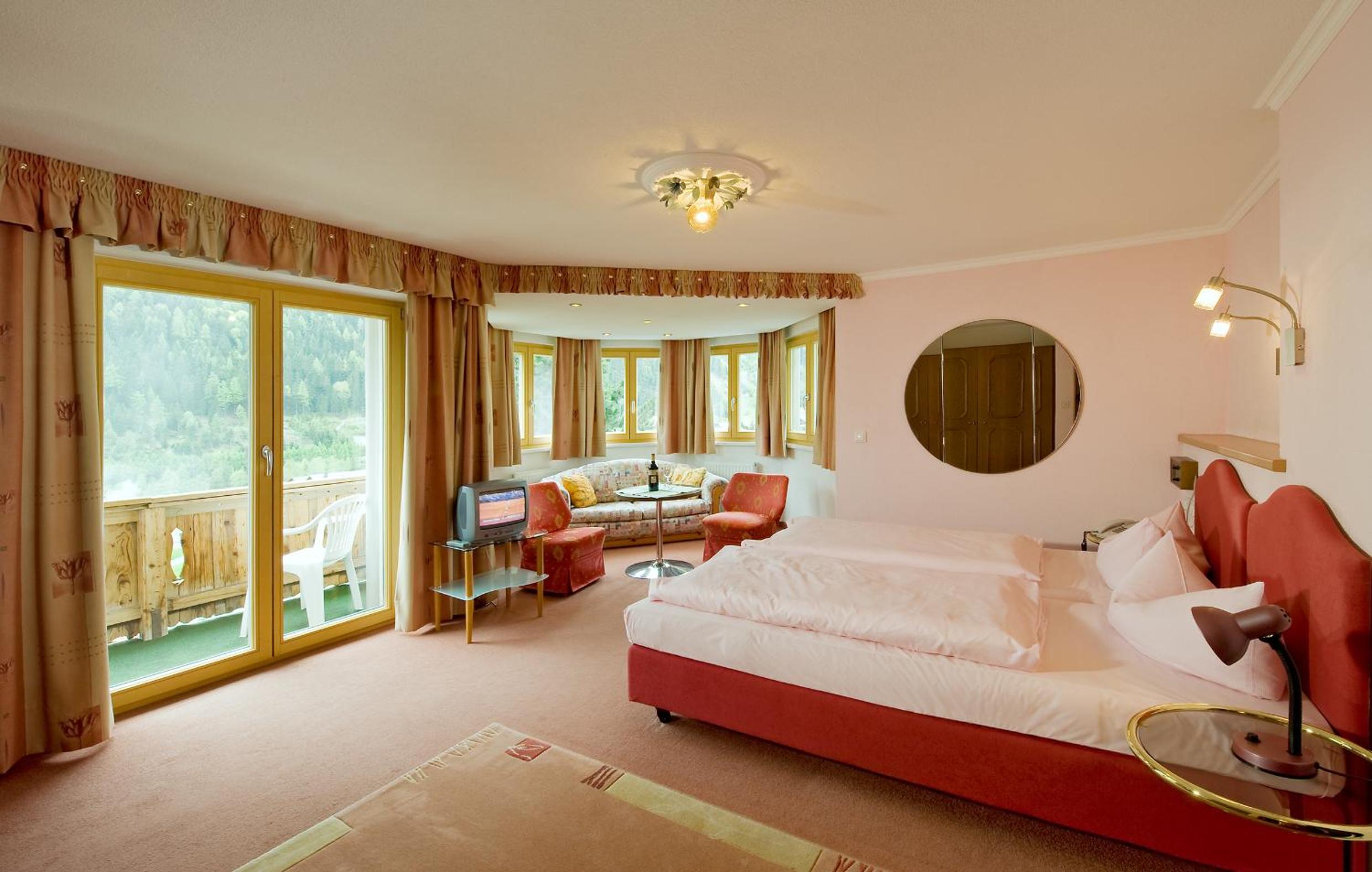Triple Room with Balcony - Photo 3