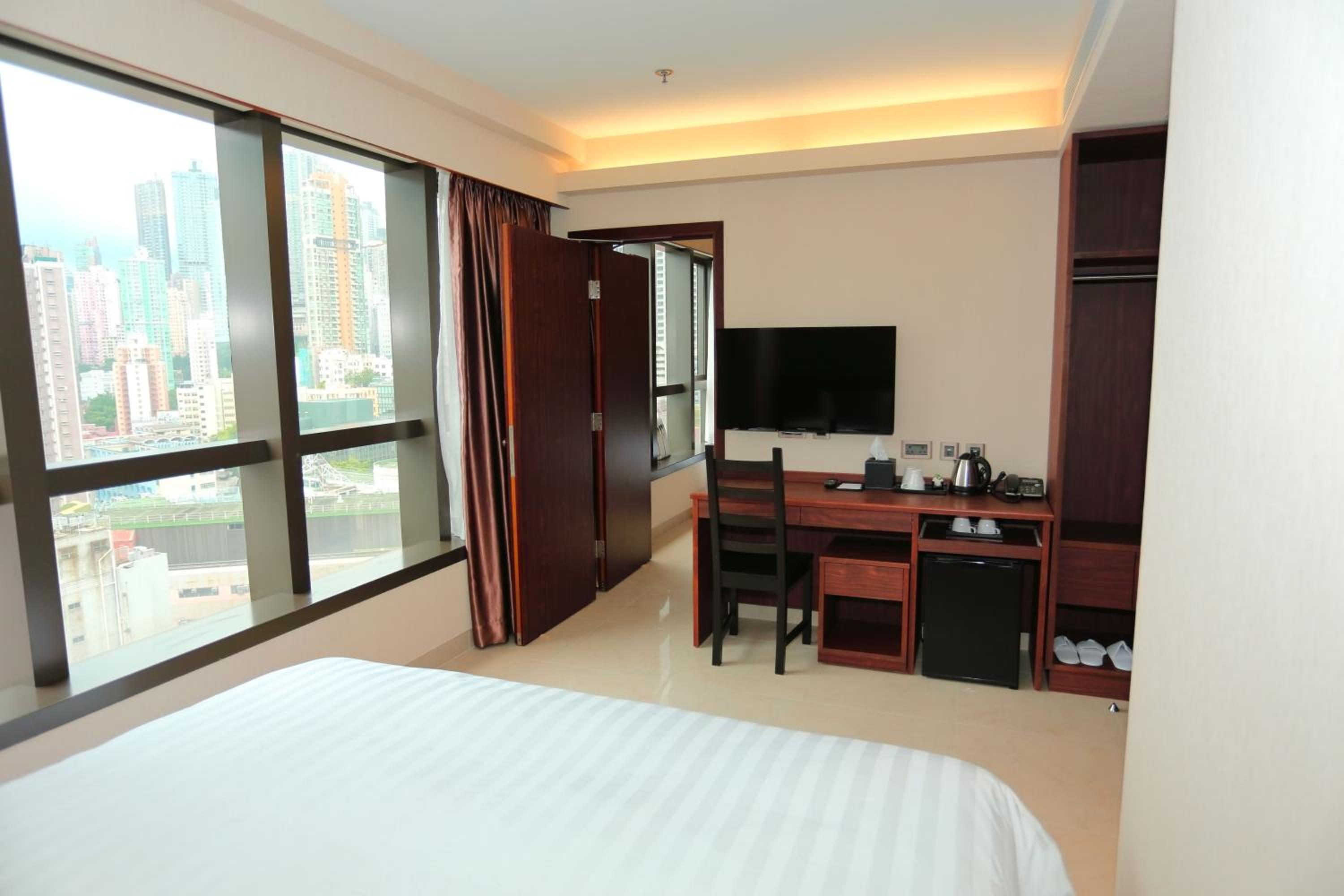 Deluxe Family Suite