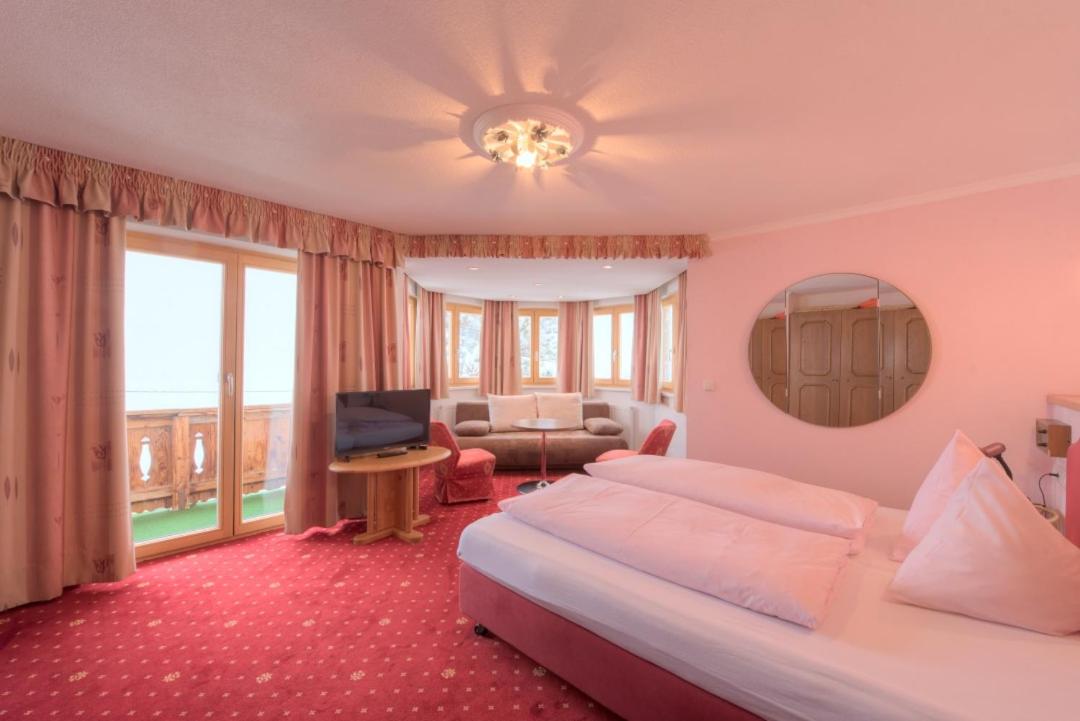 Triple Room with Balcony - Photo 4