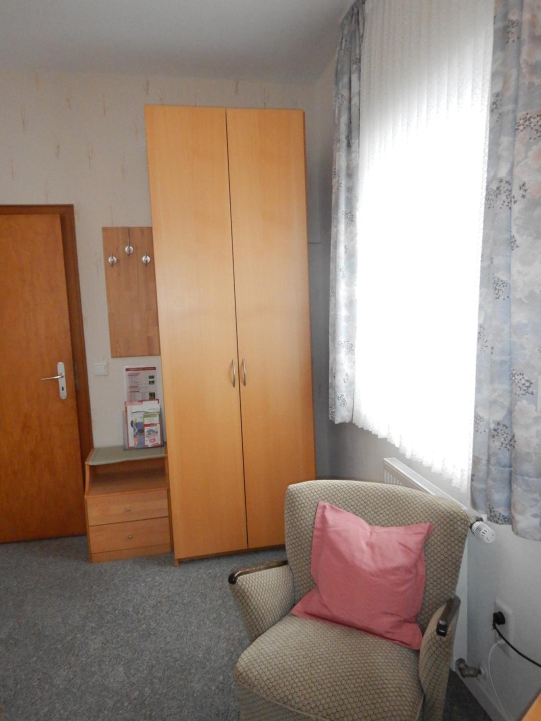 Single Room photo 3