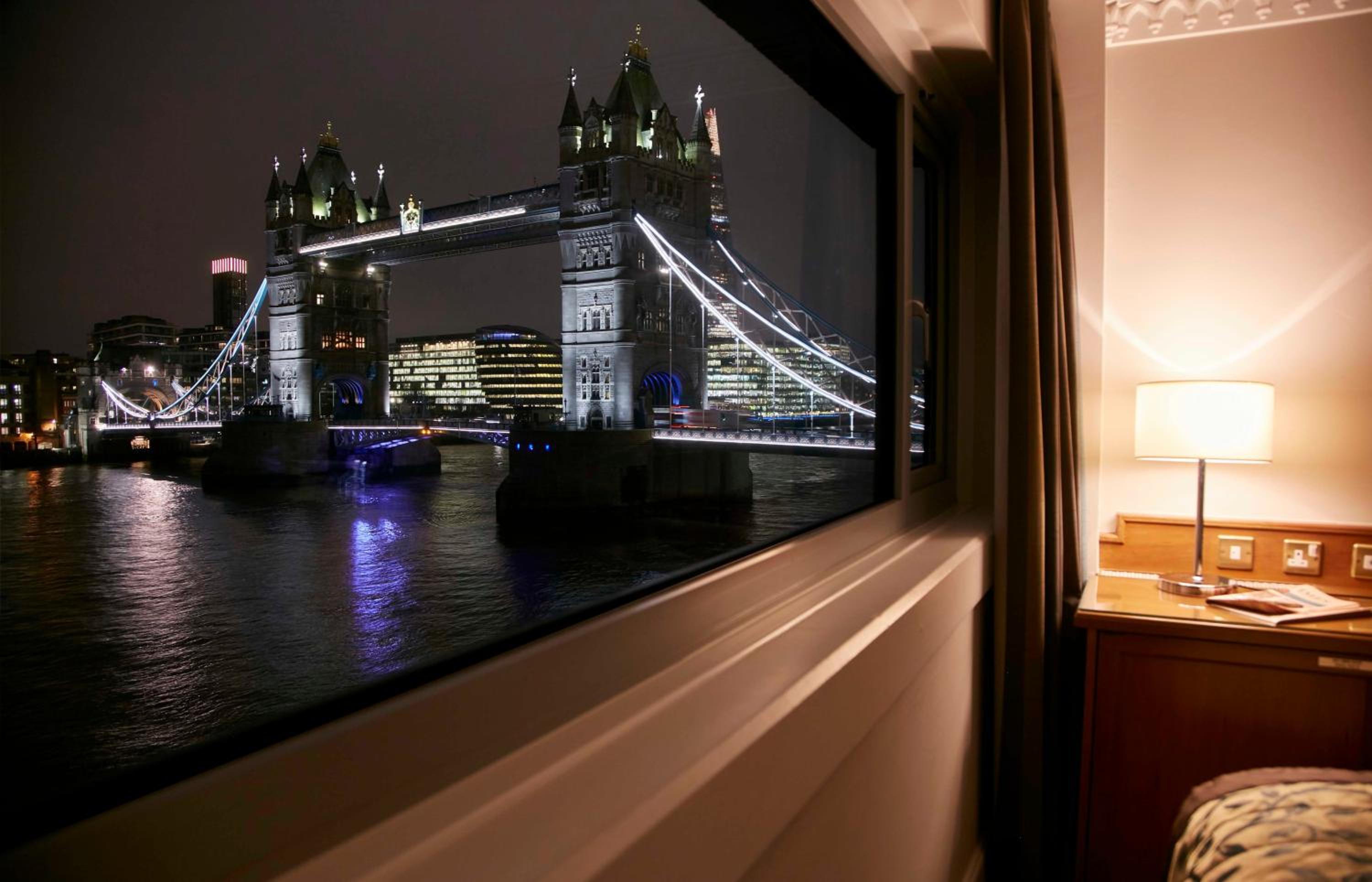 Deluxe Double Room with Bridge View photo 3