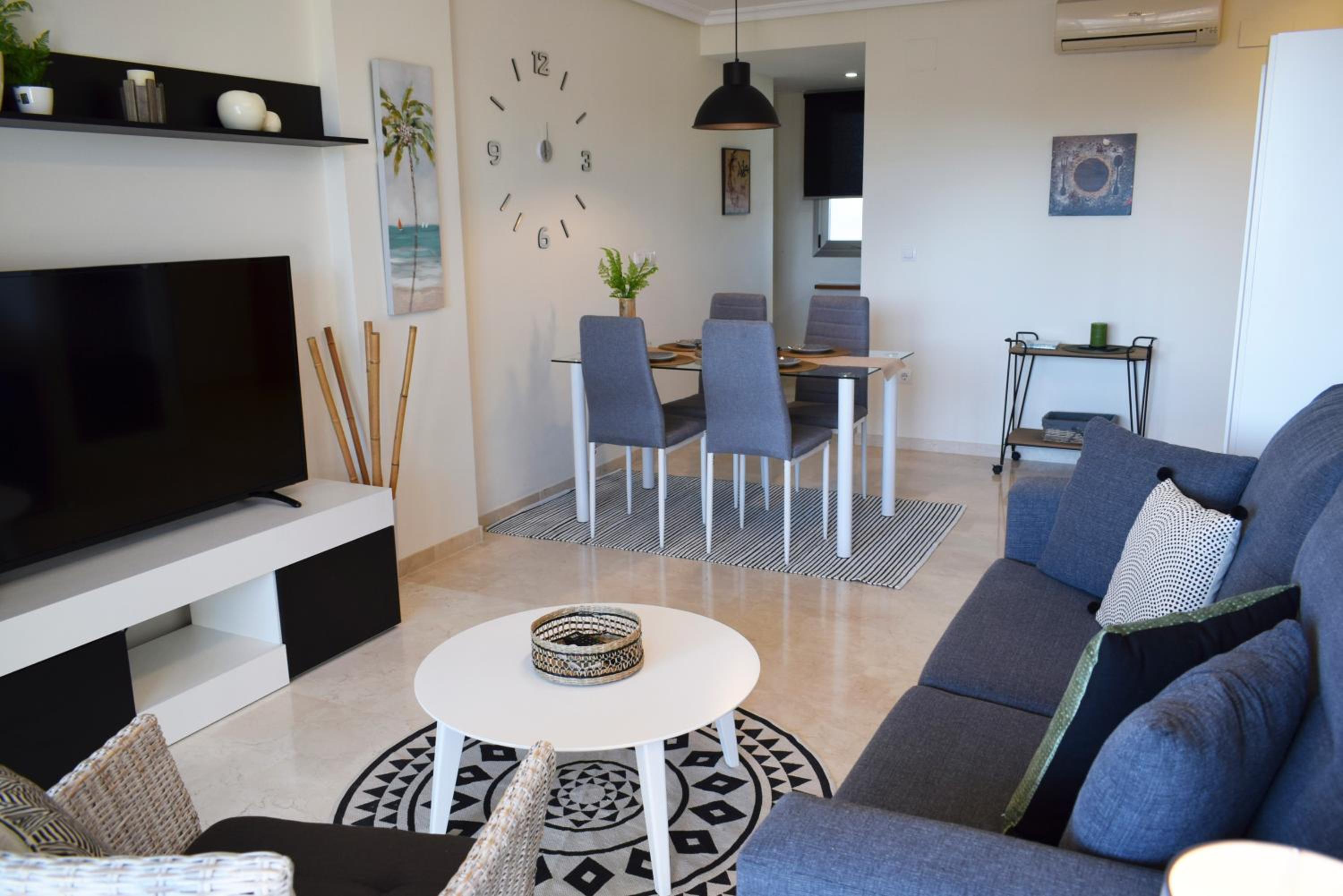 Apartamento con vista a la piscina