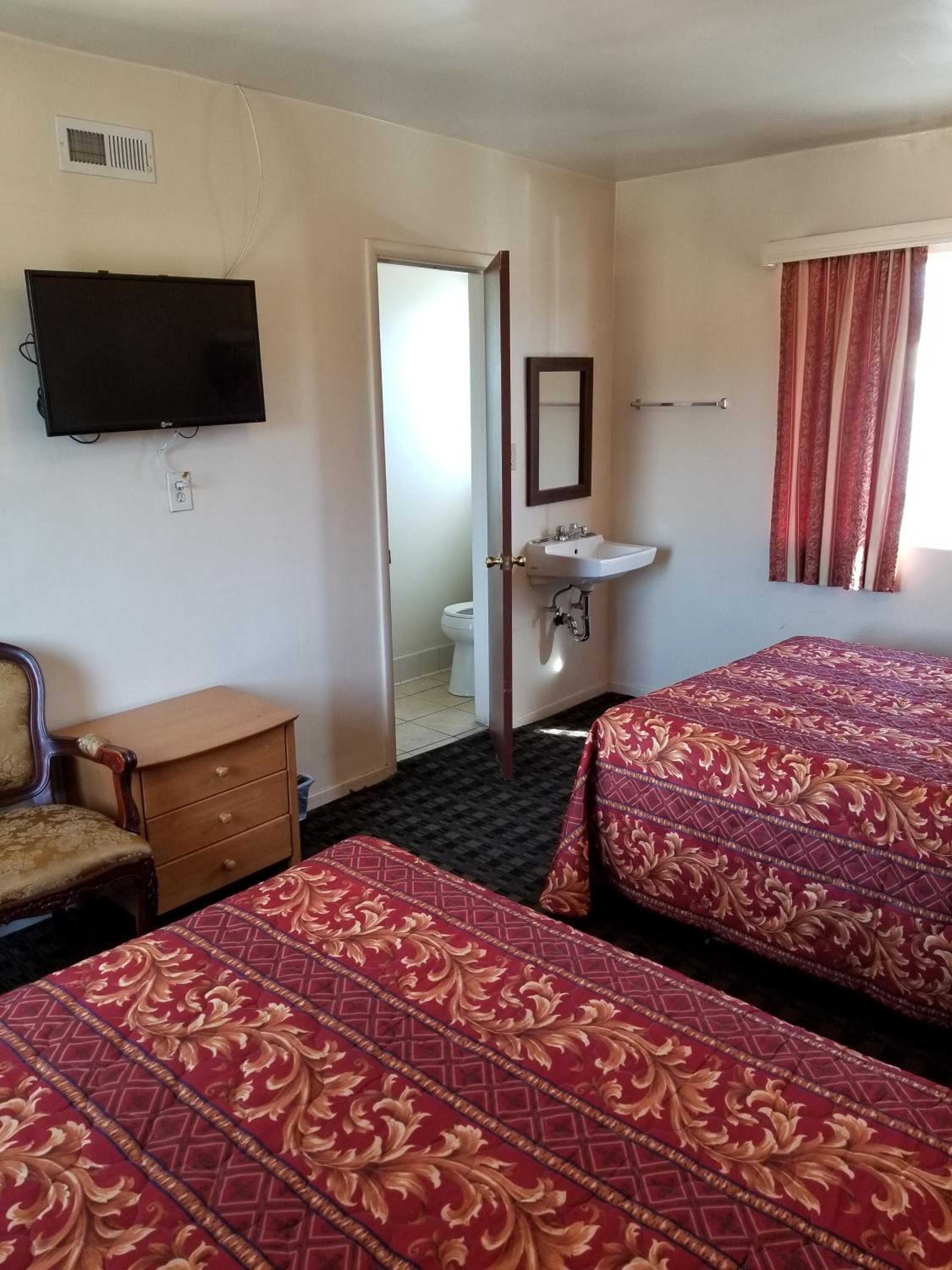 Standard Quadruple Room photo 2