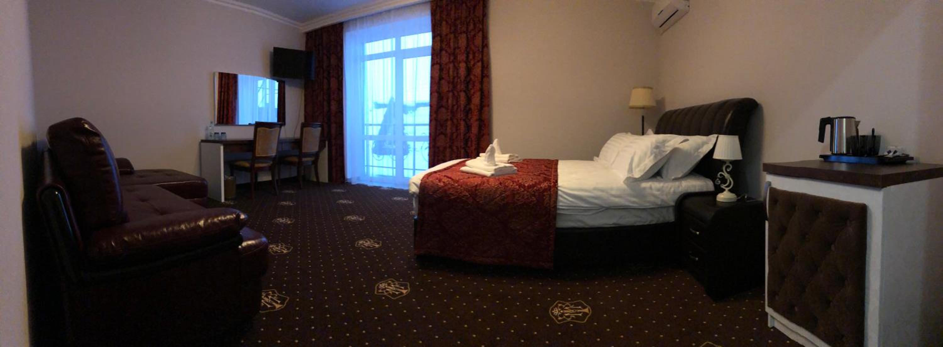 Suite with Balcony photo 1