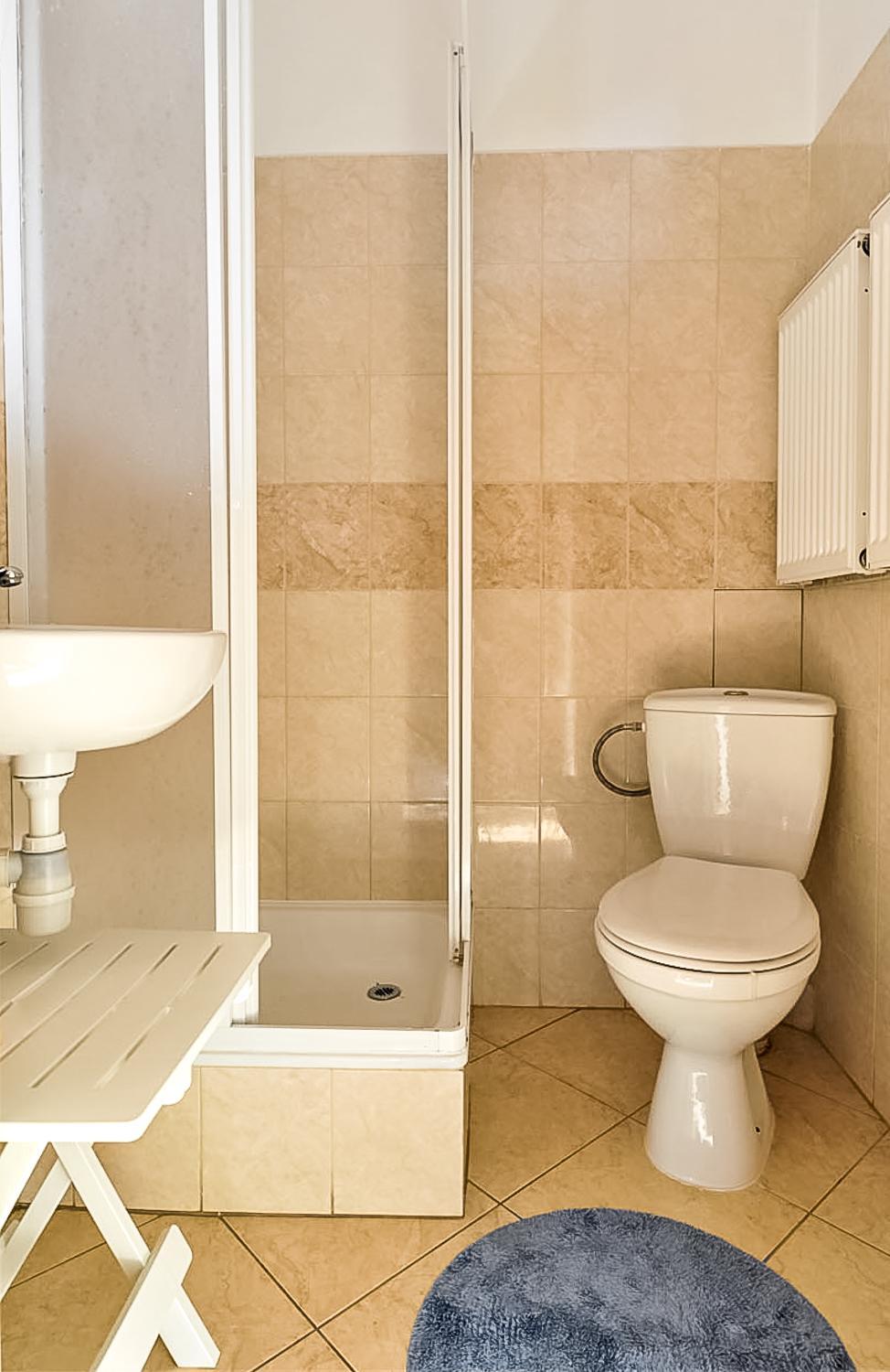 Twin Room with Bathroom photo 2