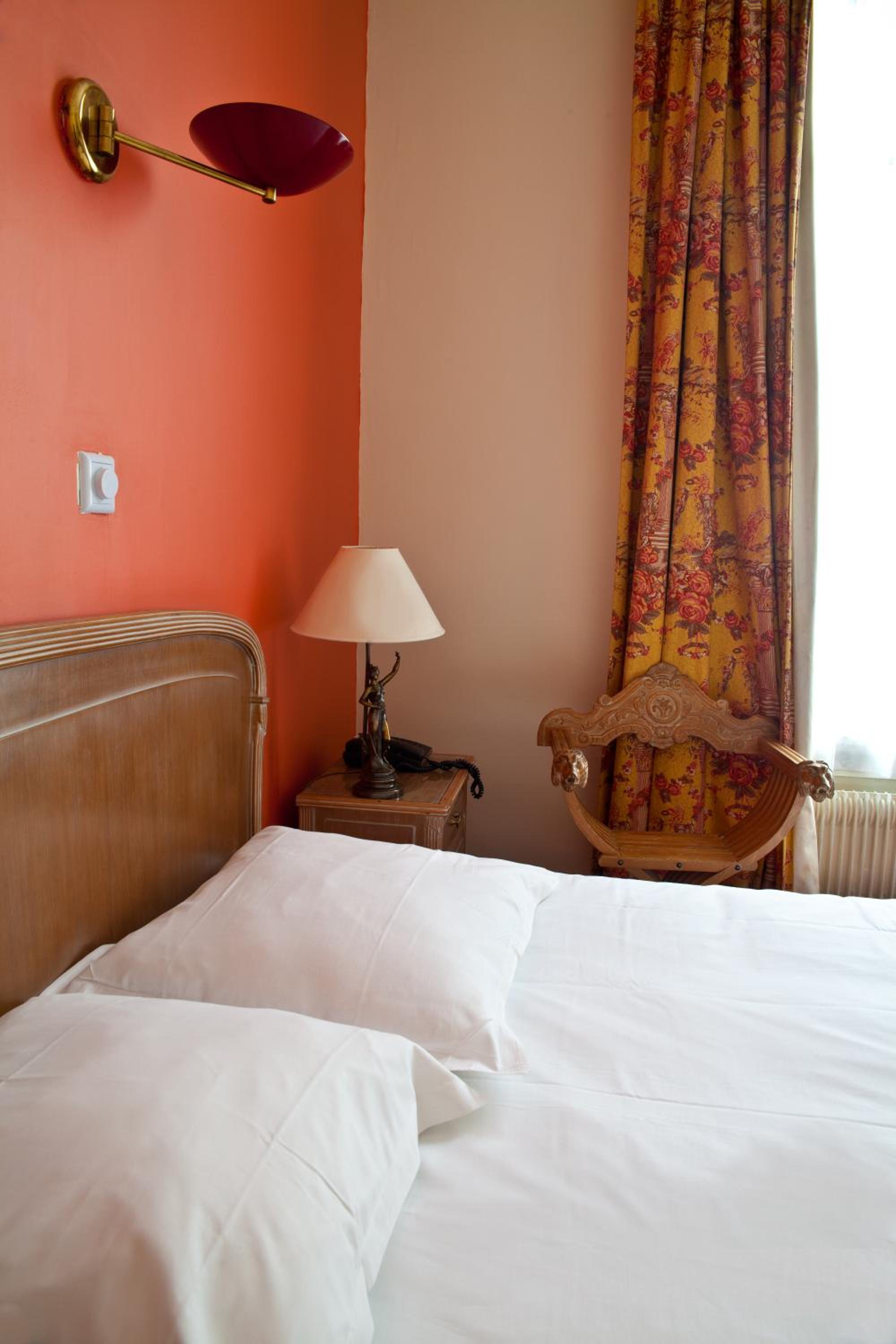 Triple Room with Bath photo 3