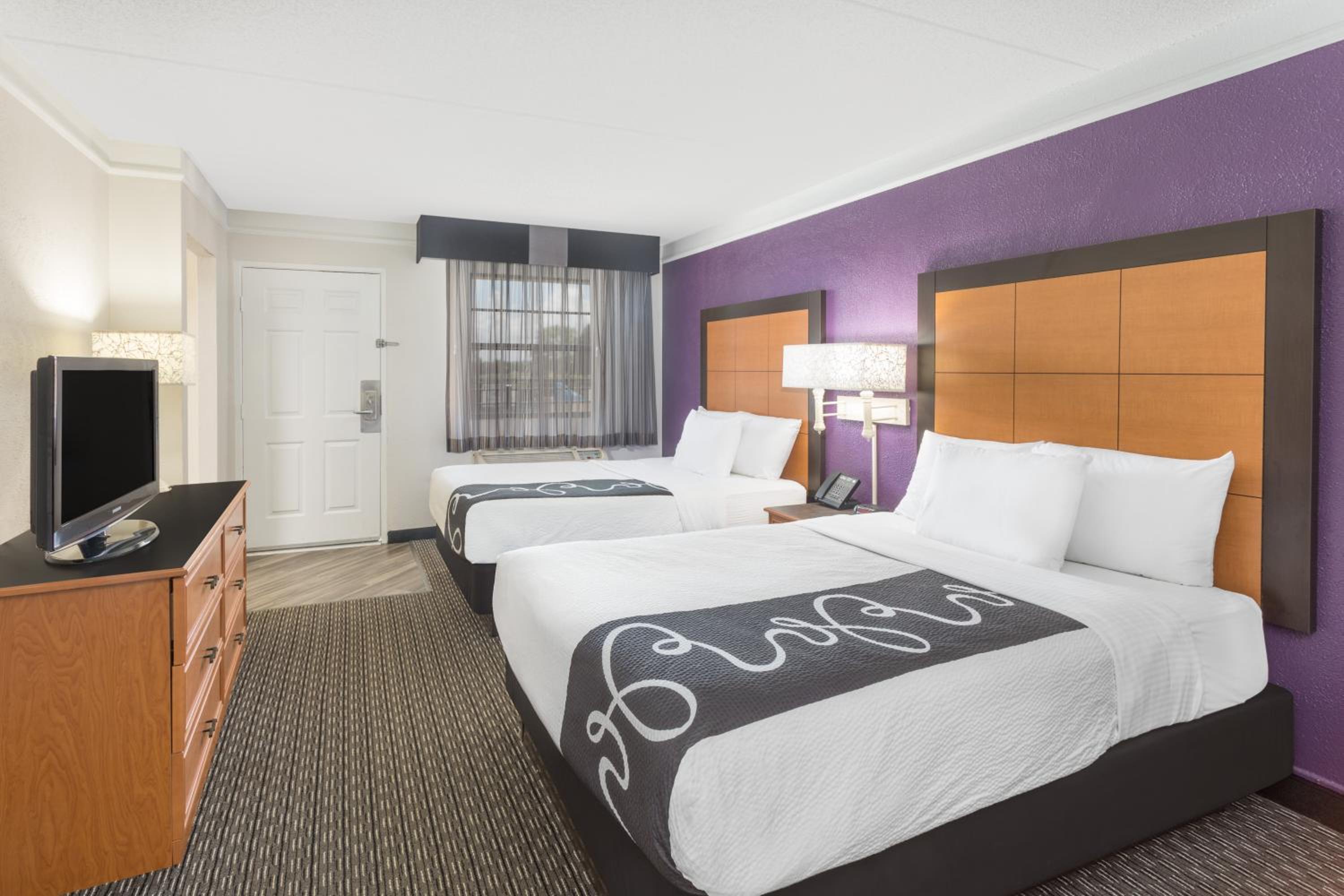 Deluxe Double Room with Two Double Beds - Non-Smoking - Photo 1