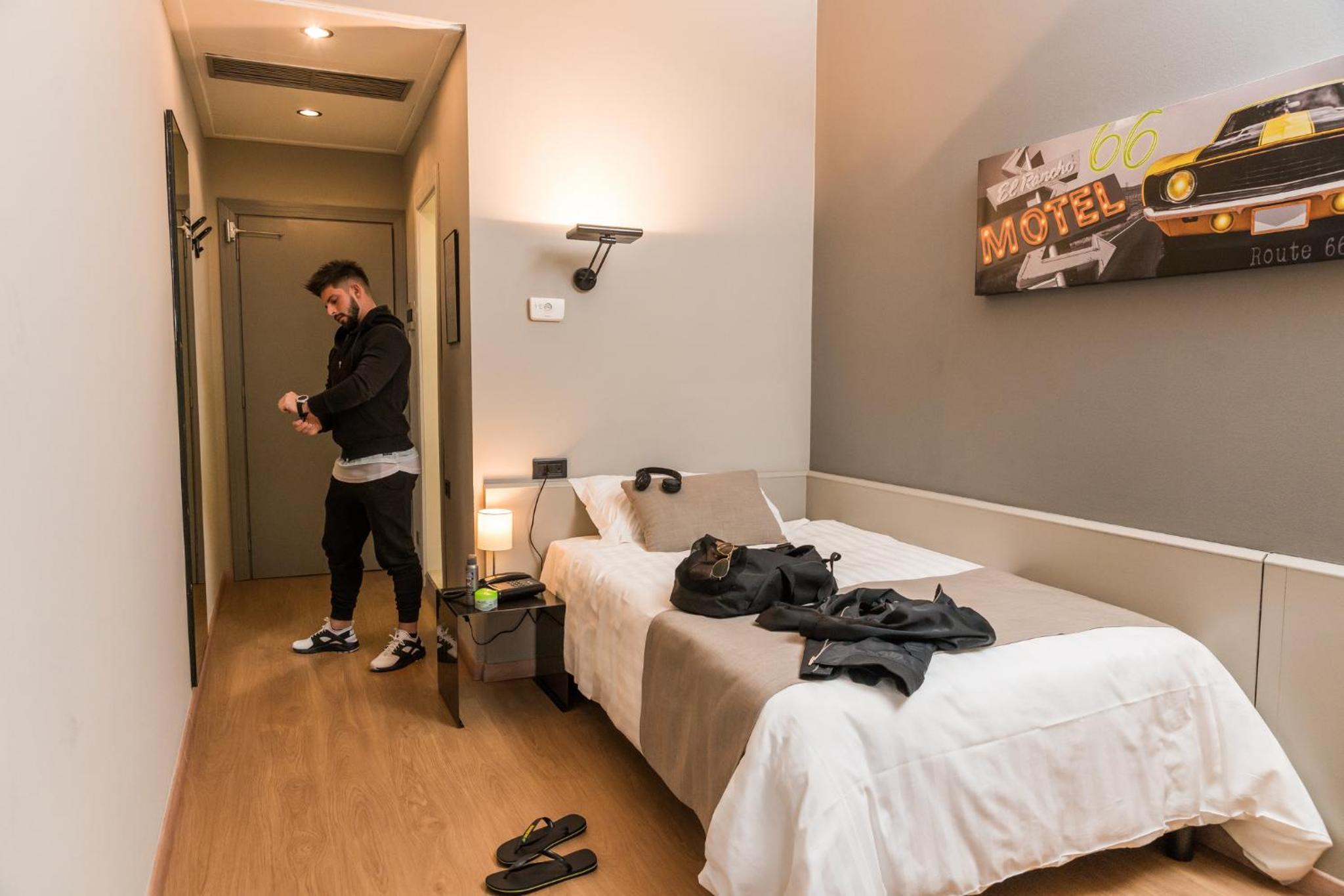Young Single Room photo 1