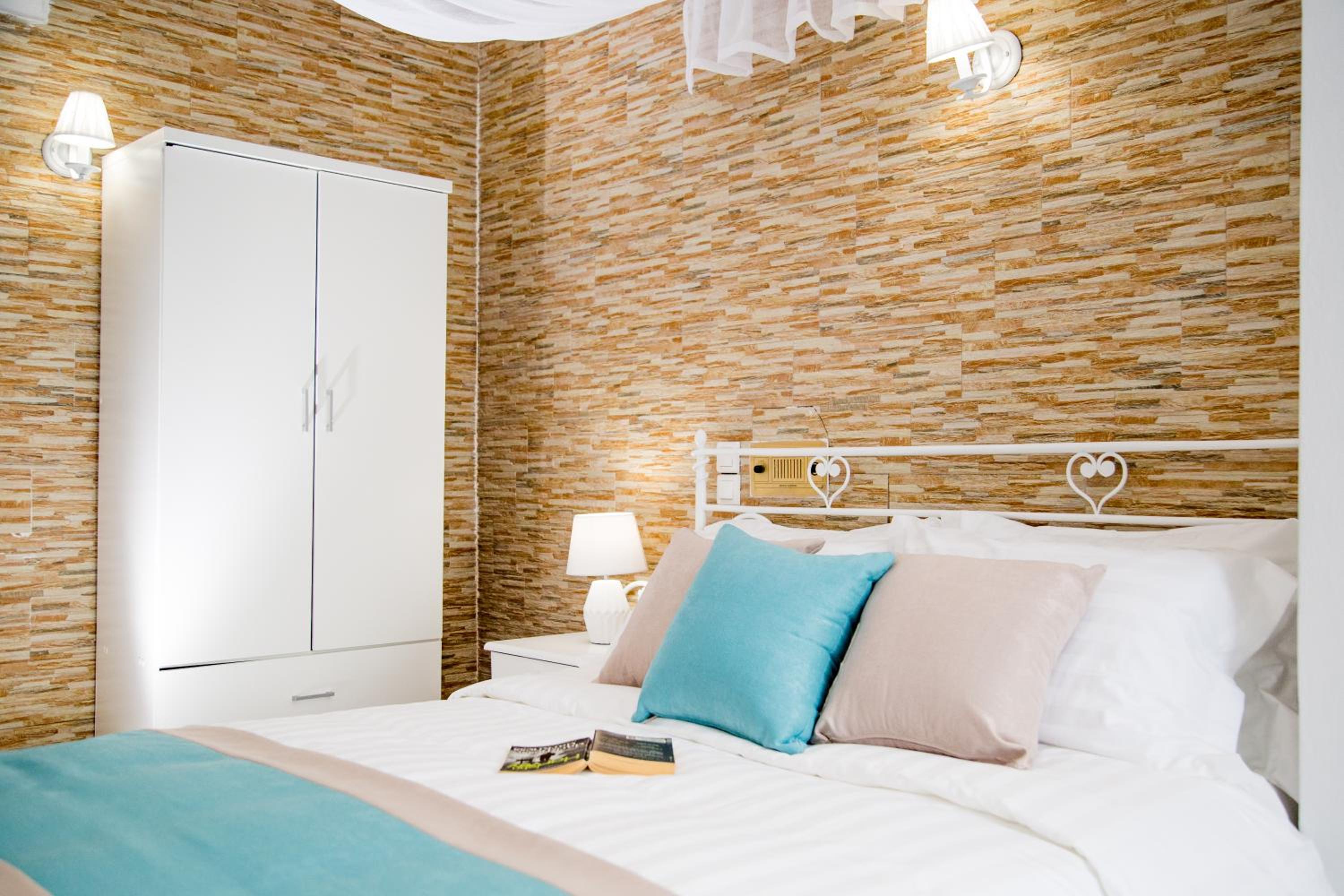 Double Room with Panoramic View - Photo 9