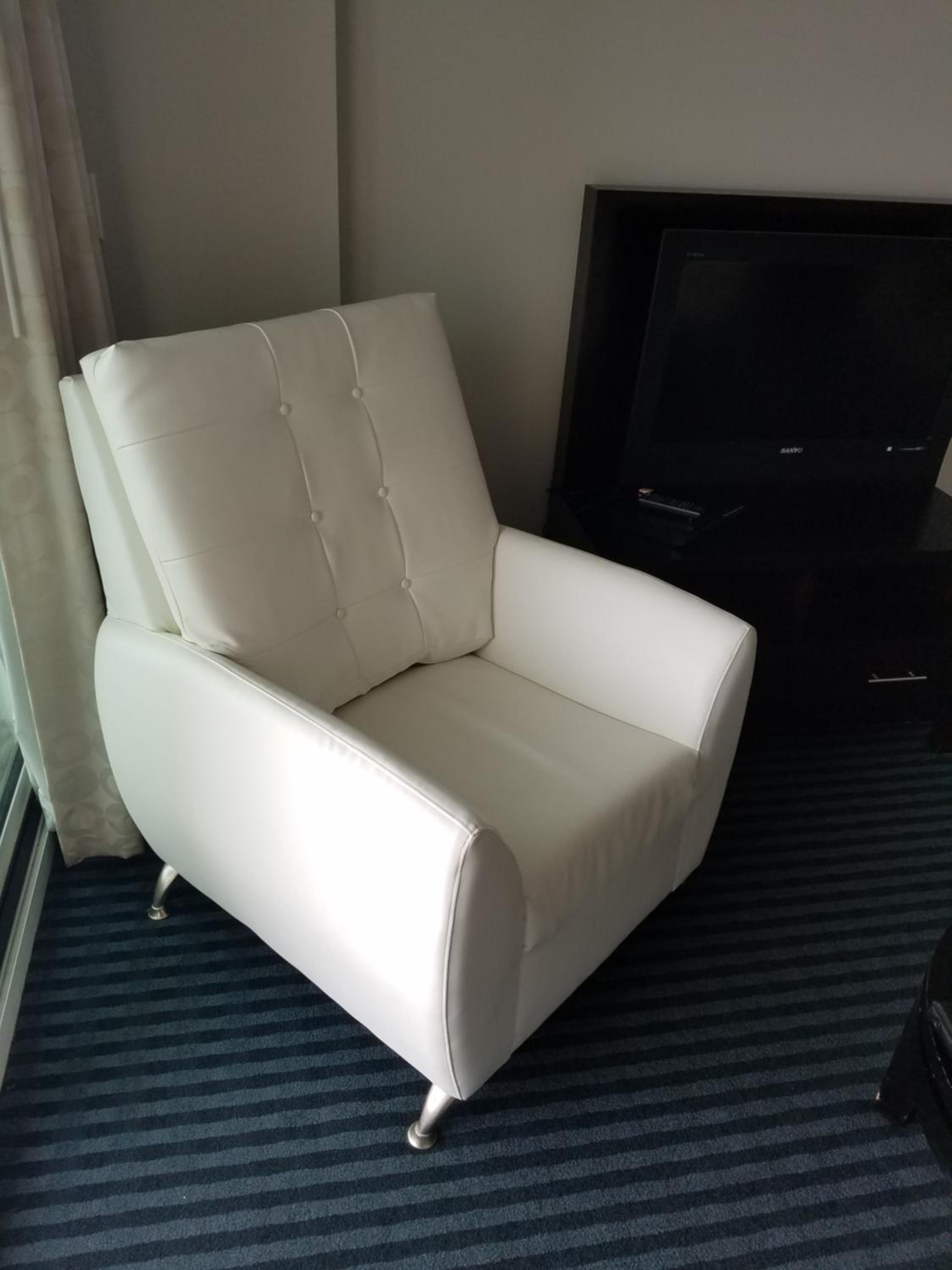 One-Bedroom Suite with Two Queen Beds - Ocean Front photo 3