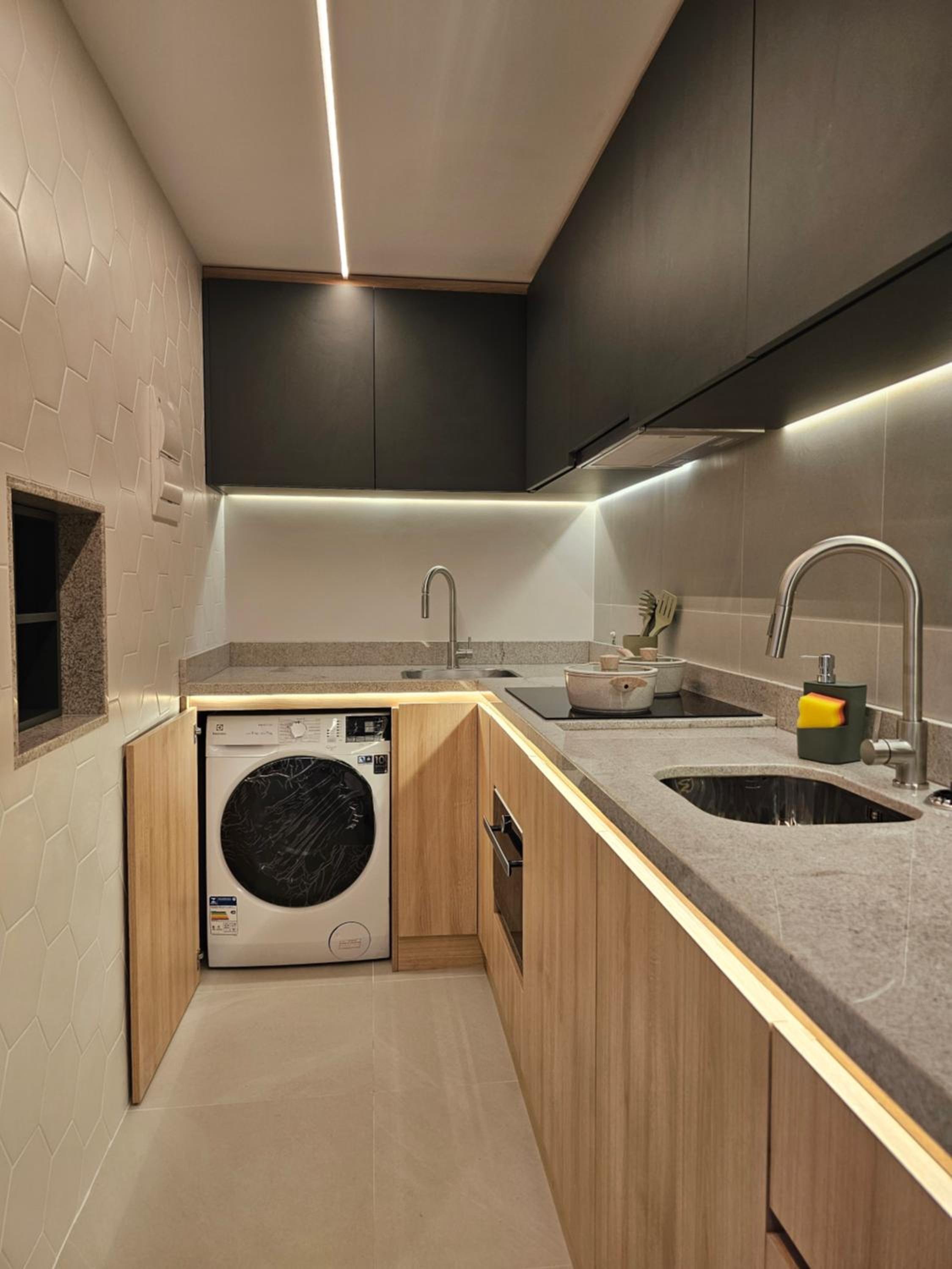 One-Bedroom Apartment with City View