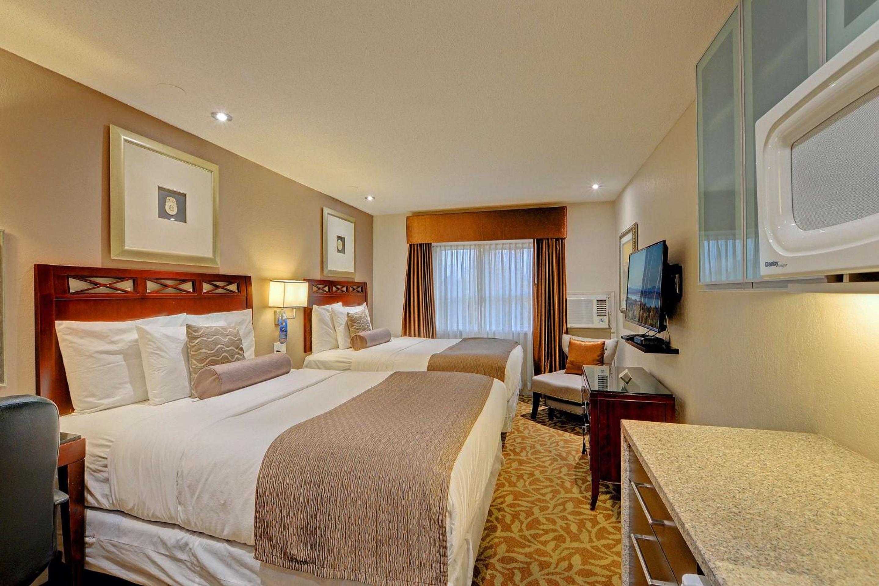 Standard Double Room with Two Double Beds - Photo 4