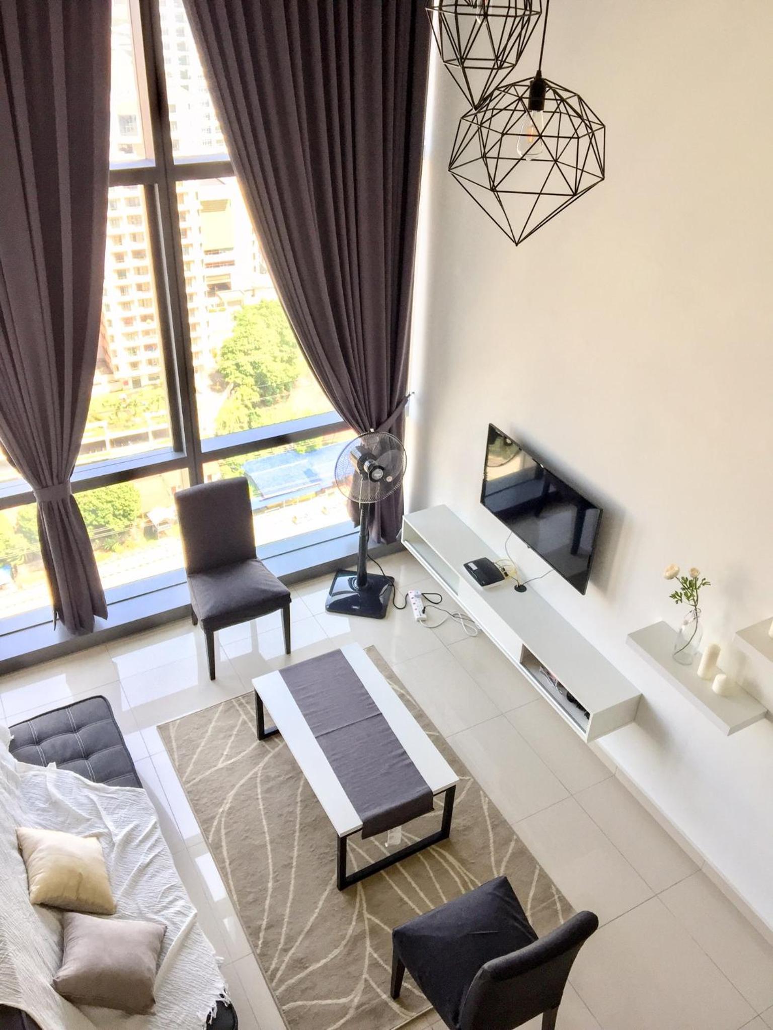 Apartment - Split Level - Photo 1