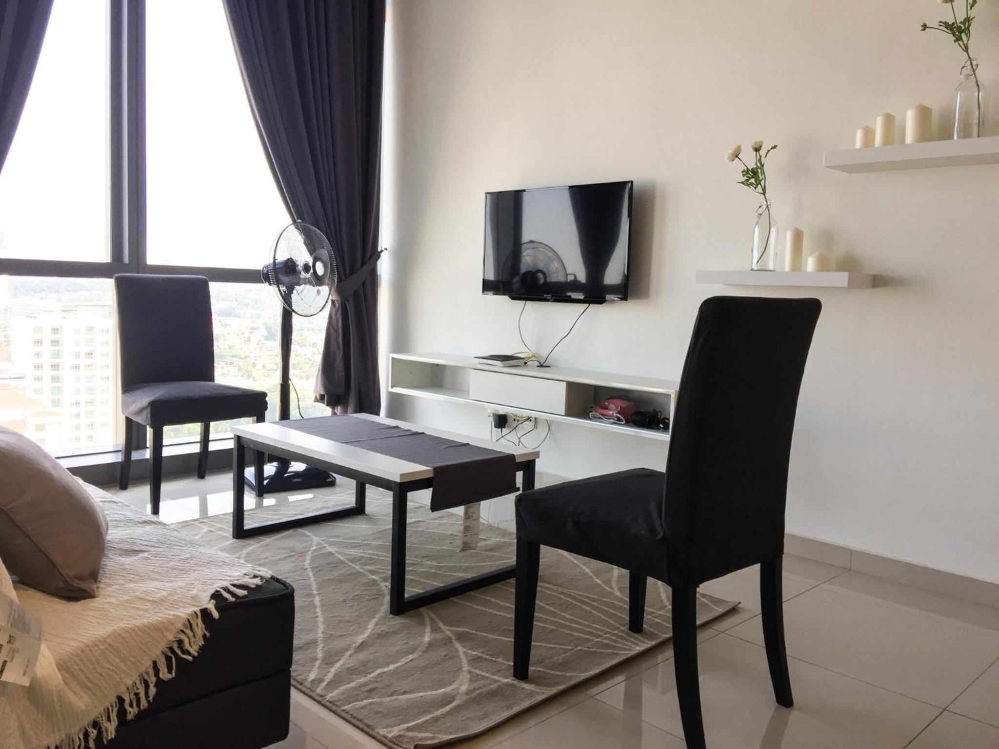 Apartment - Split Level - Photo 3