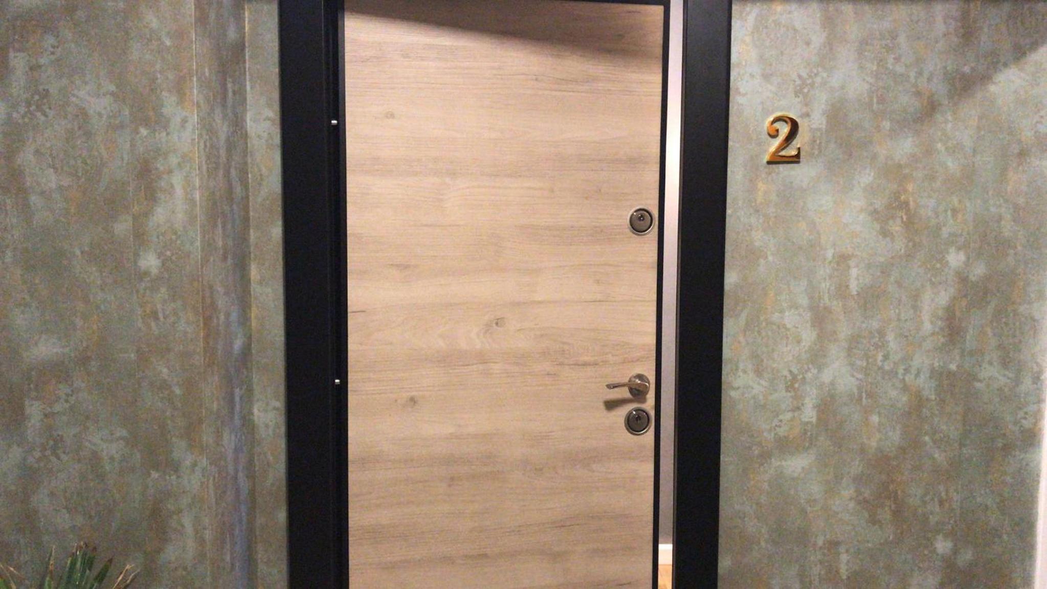 Apartment with Balcony - Photo 5