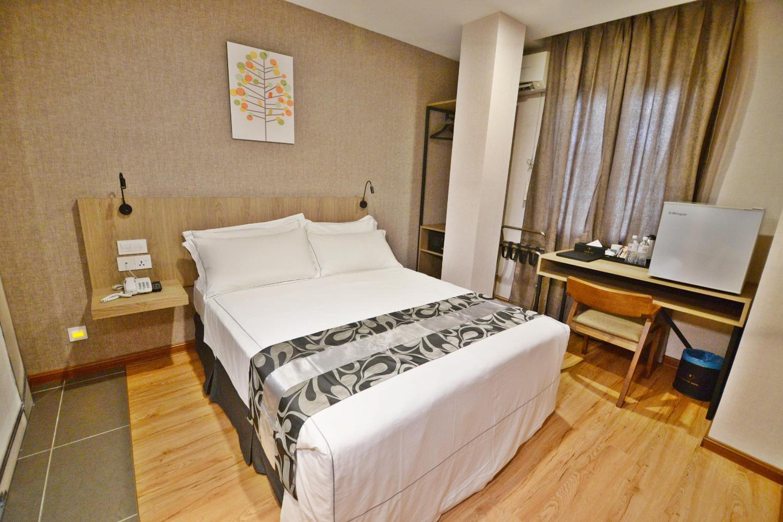  Standard Deluxe Room - Photo 1