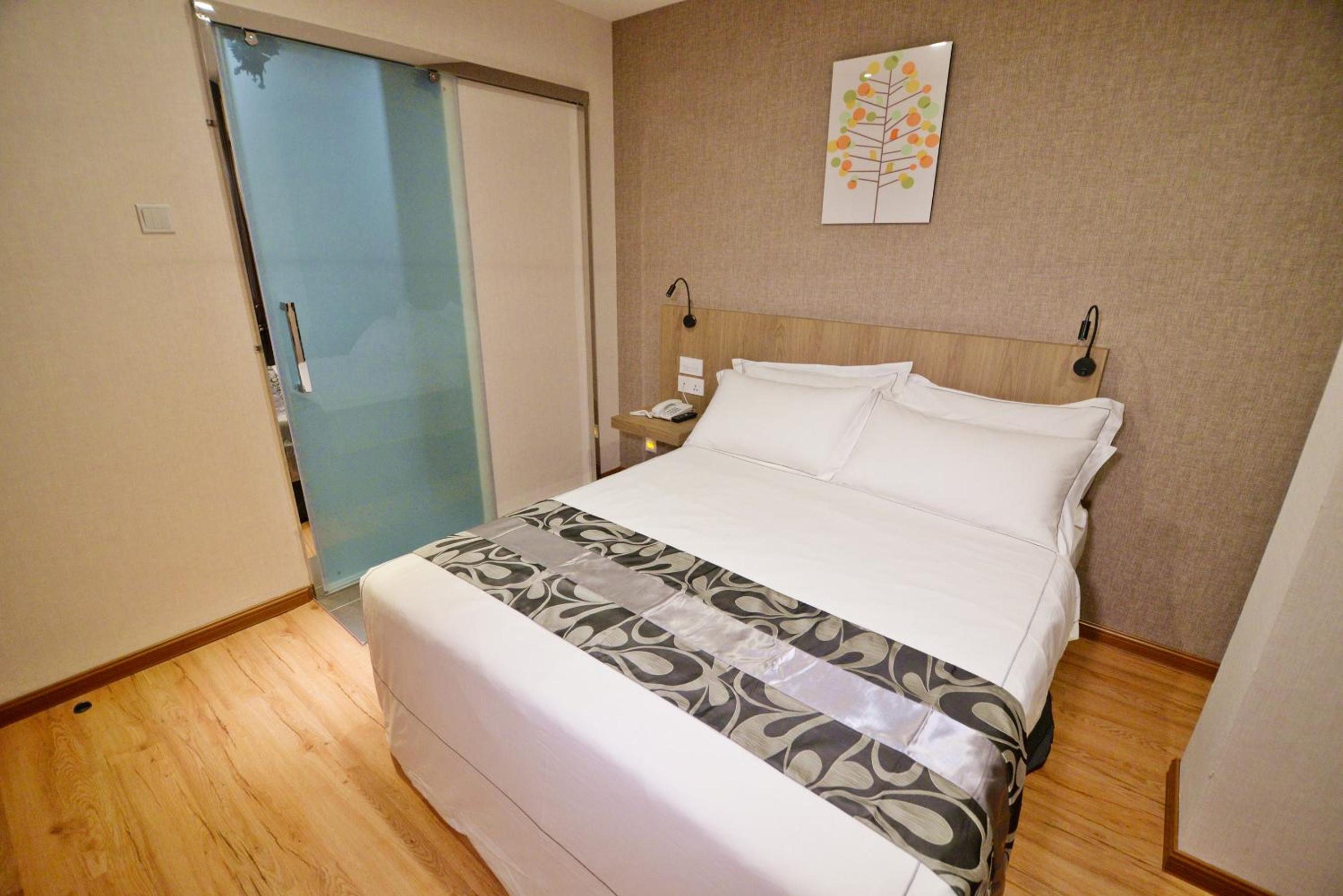  Standard Deluxe Room - Photo 2