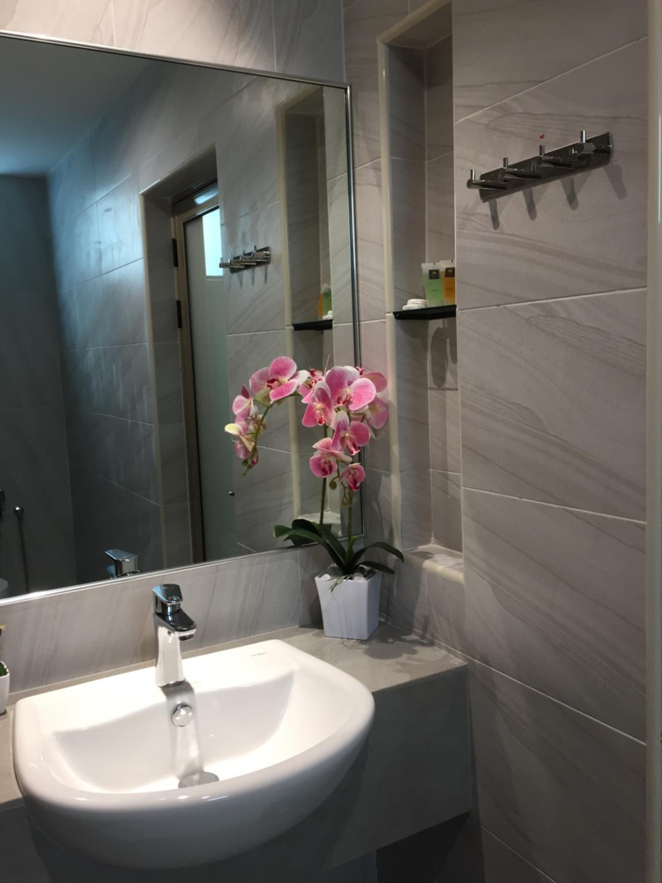 Standard King Room - Photo 4