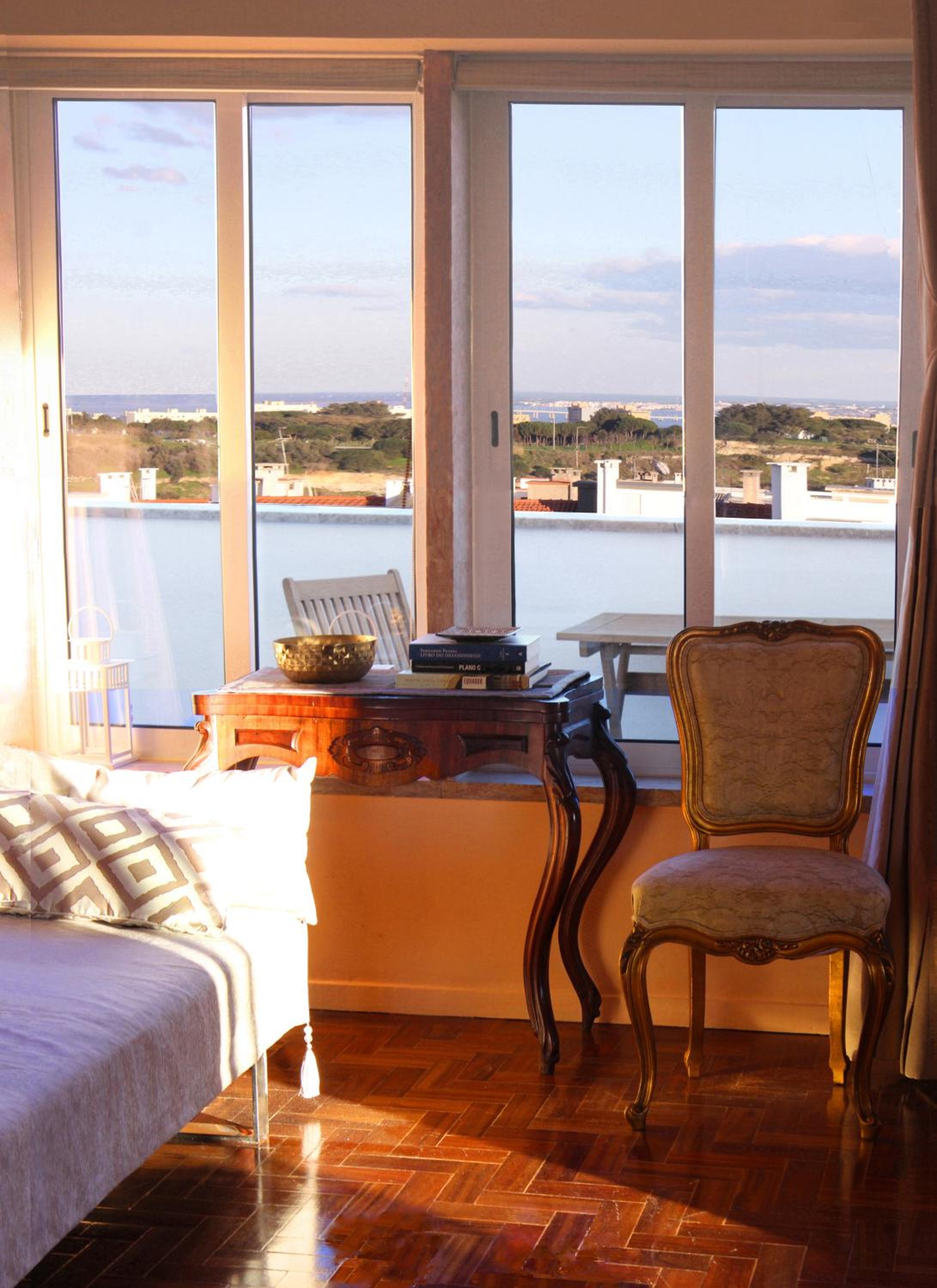 Quad Avenue Studio Penthouse - Photo 3