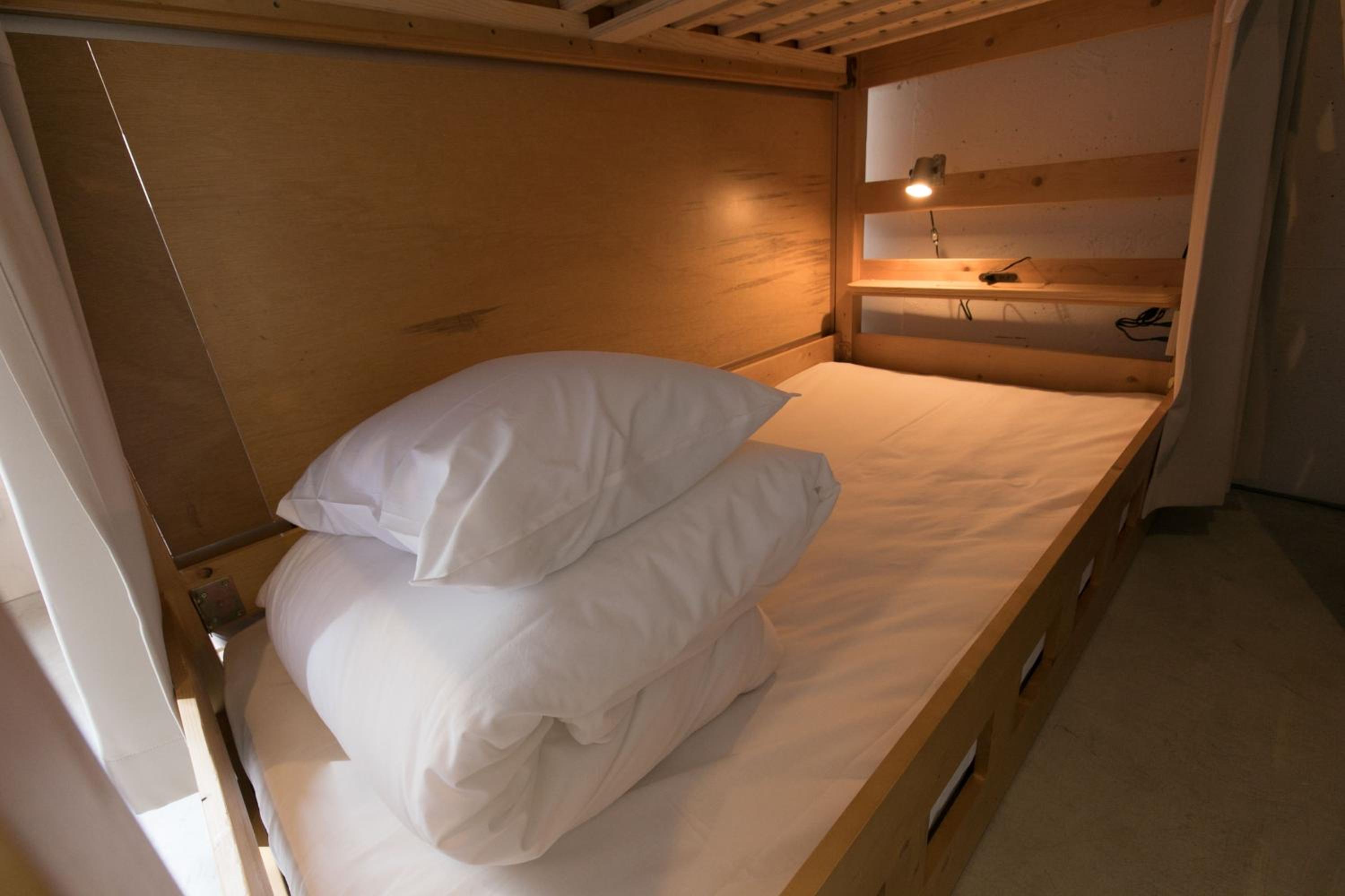 Single Bed in Female Dormitory Room photo 3