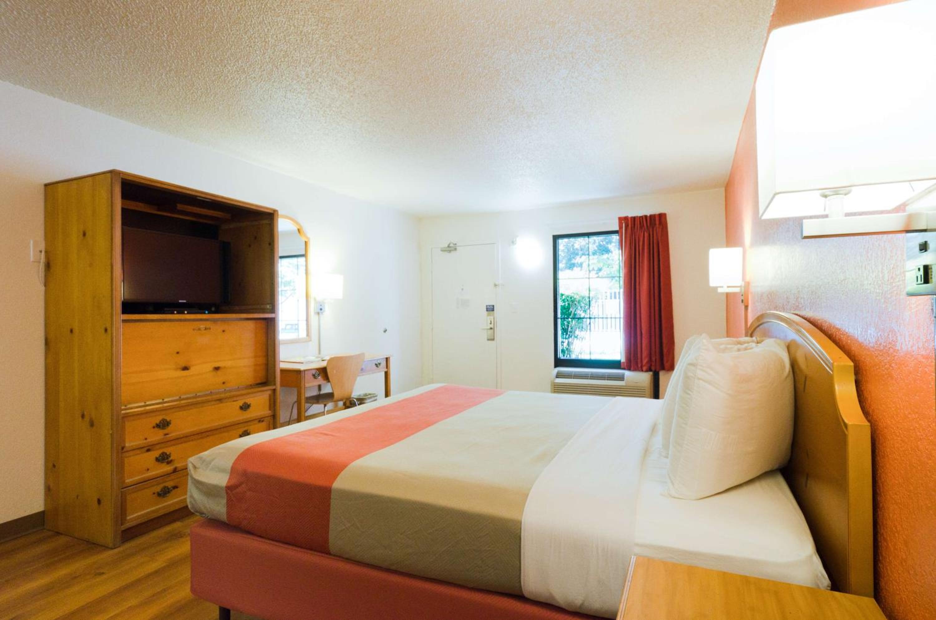 Deluxe Quadruple Room - Photo 3
