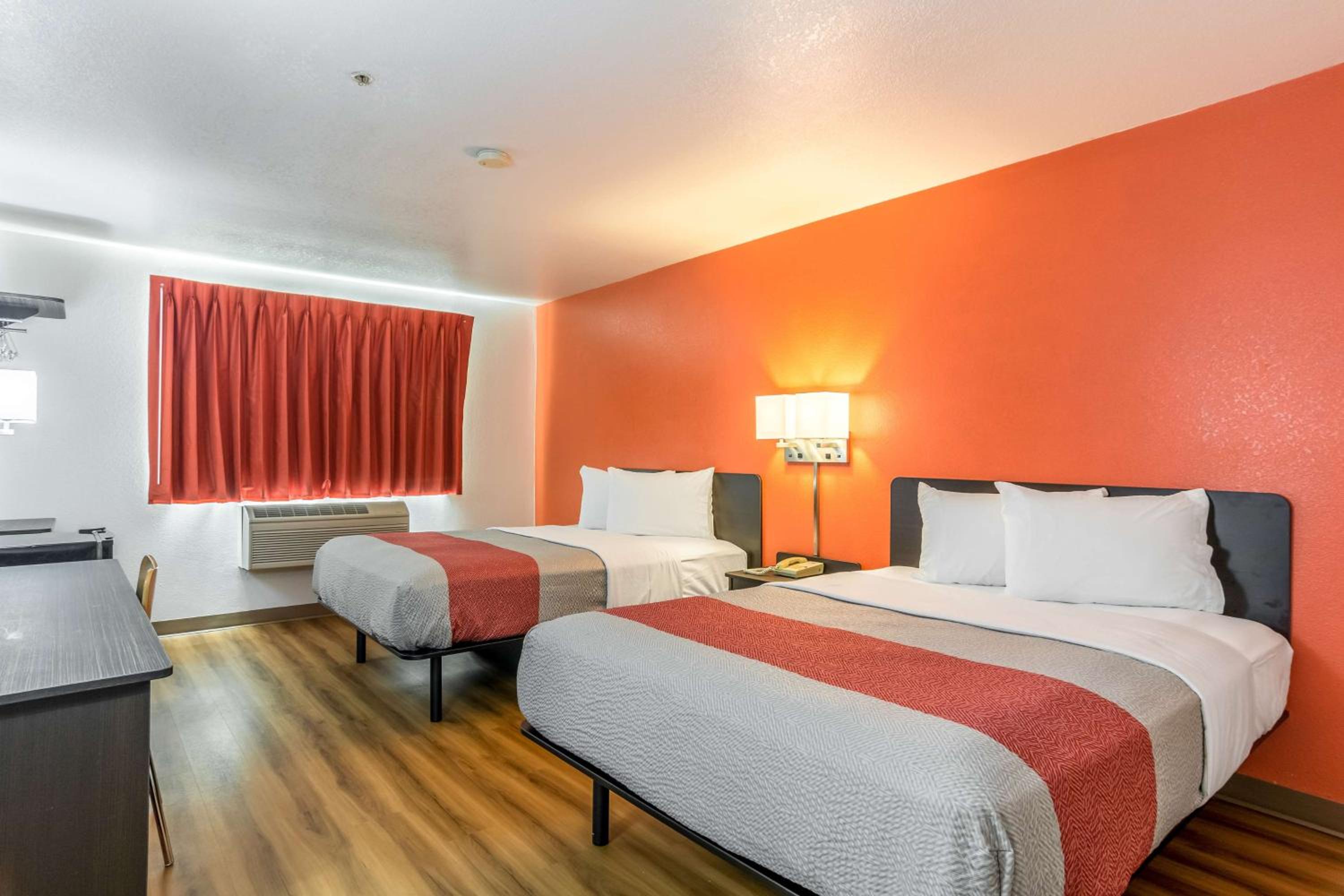 Motel 6-Barkeyville, PA