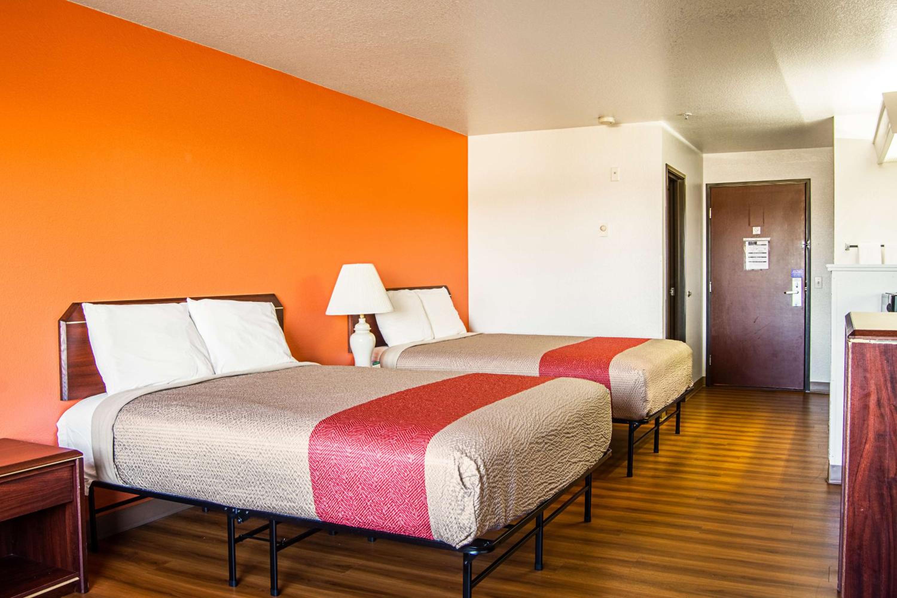 Deluxe Queen Room with Two Queen Beds - Non-Smoking - Photo 1