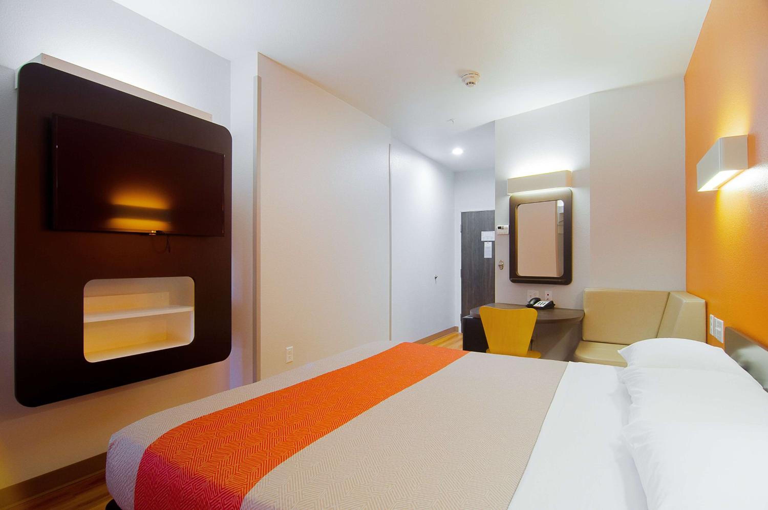 King Room - Non-Smoking photo 1