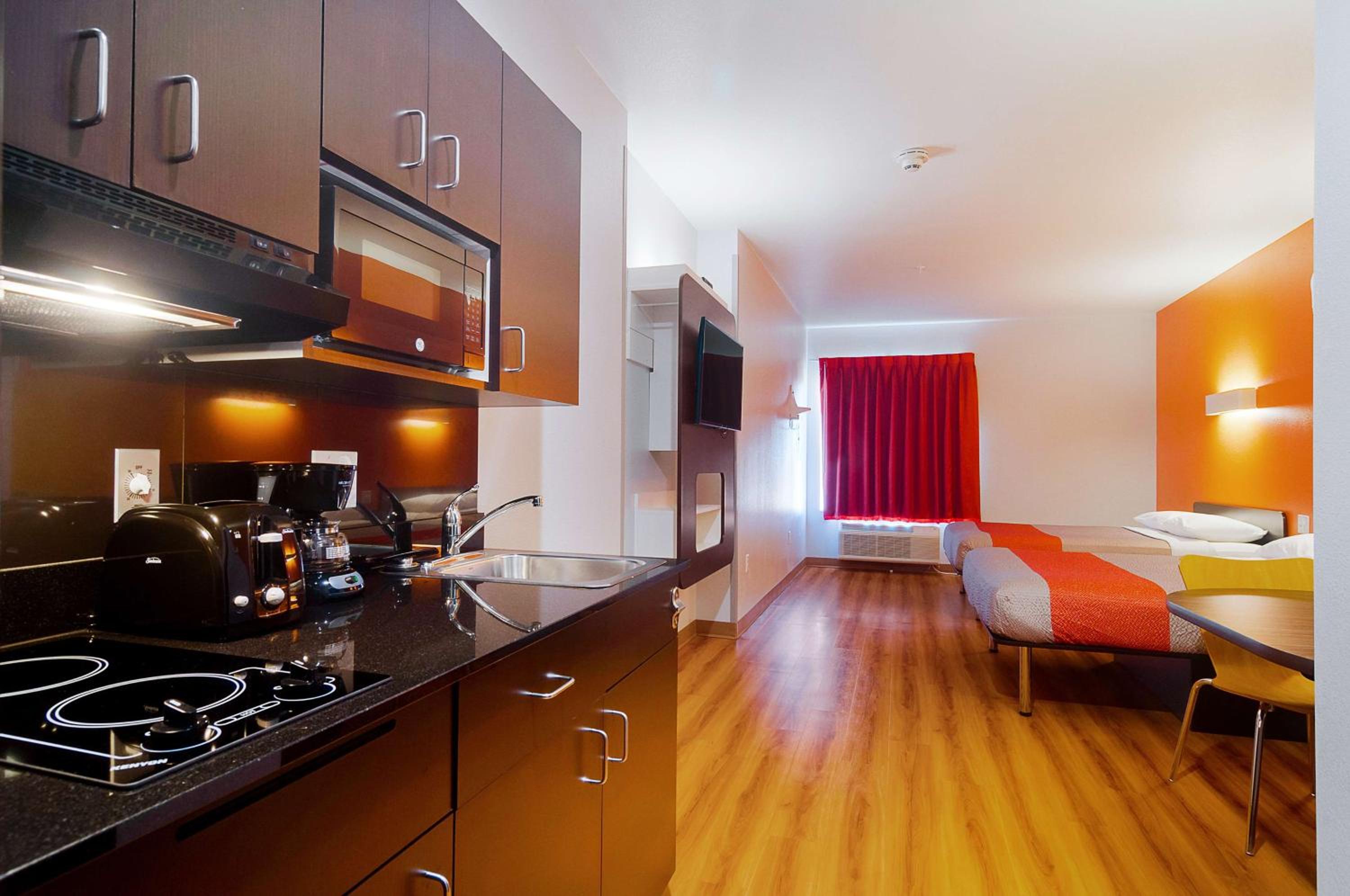 Deluxe Queen Room with Two Queen Beds - Non-Smoking photo 1