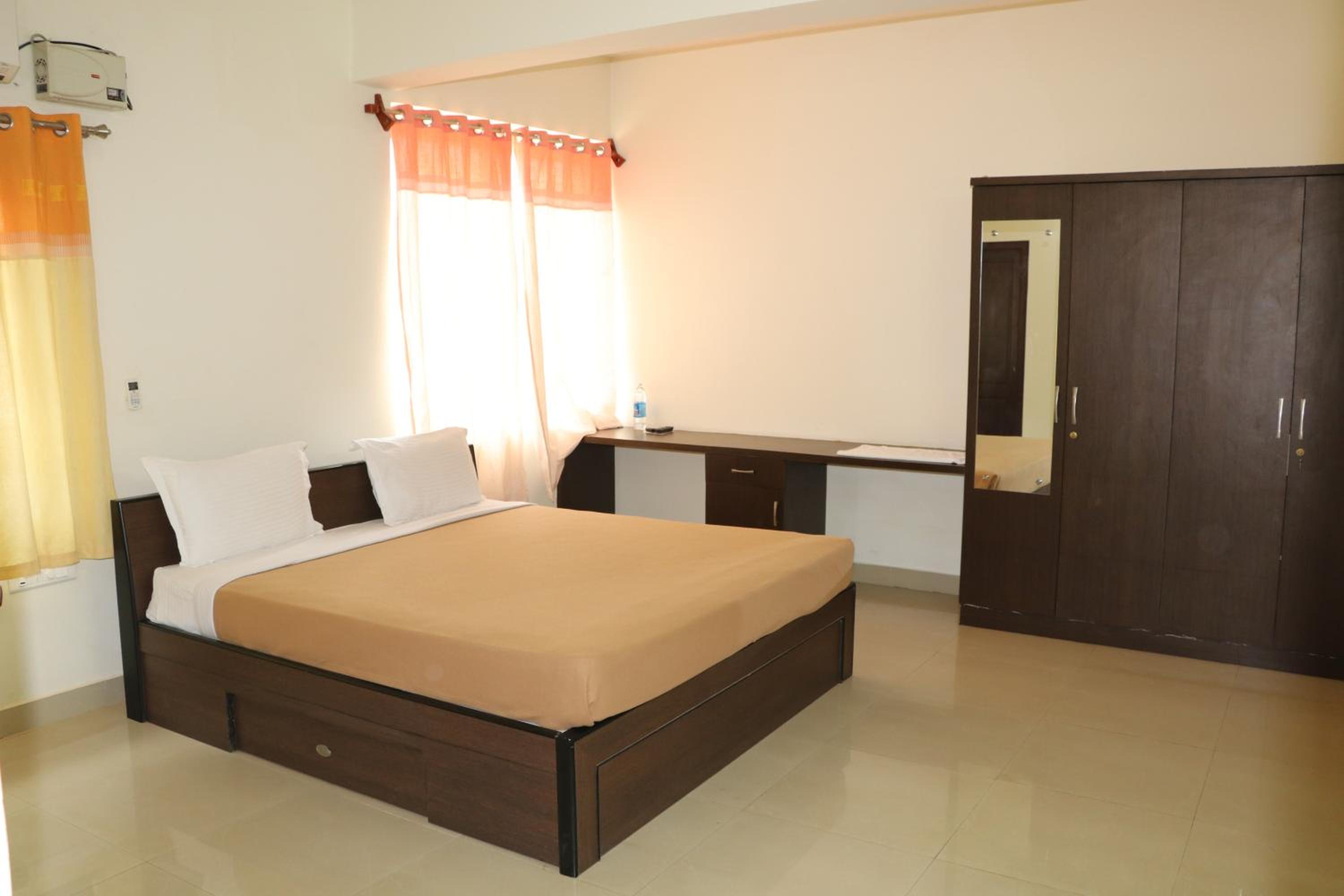 Budget Double Room photo 3