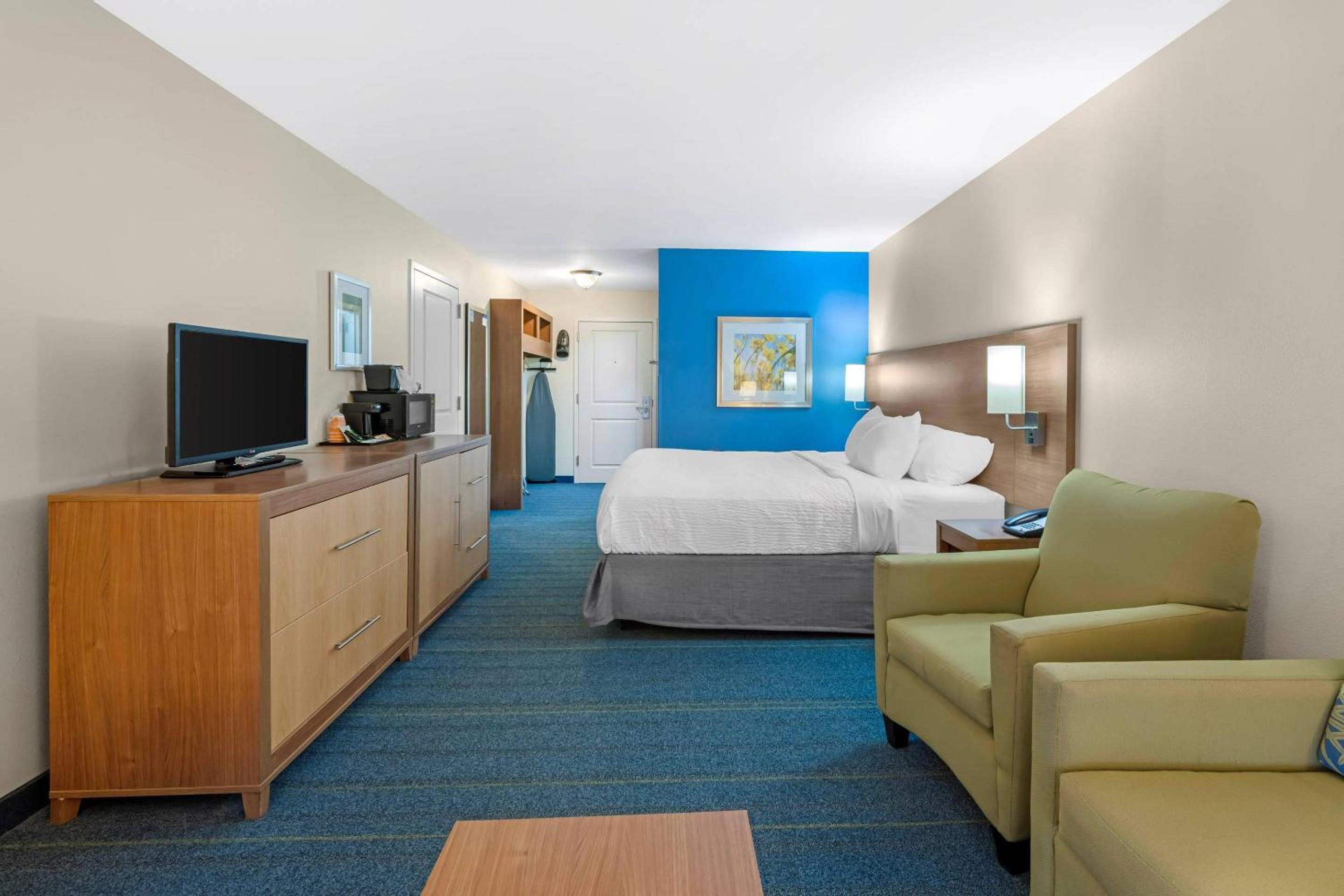 King Suite with Sofa Bed - Non Smoking photo 1