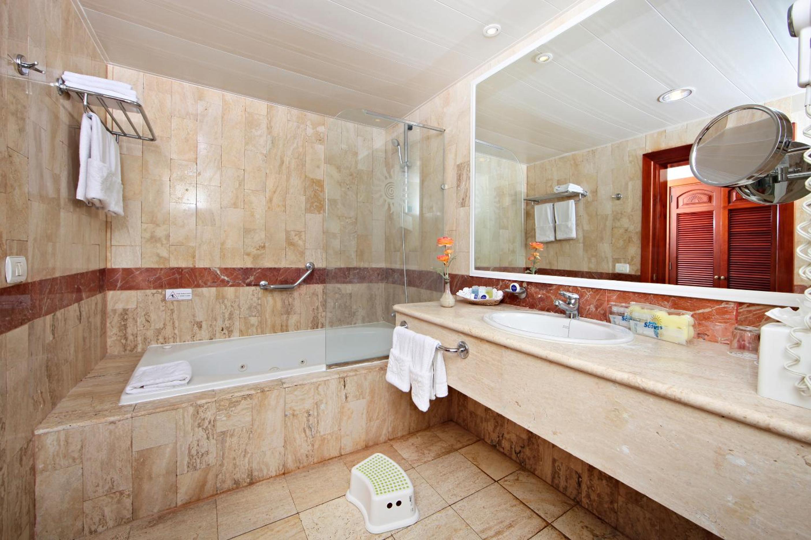 2 Double Beds Junior Suite DBL