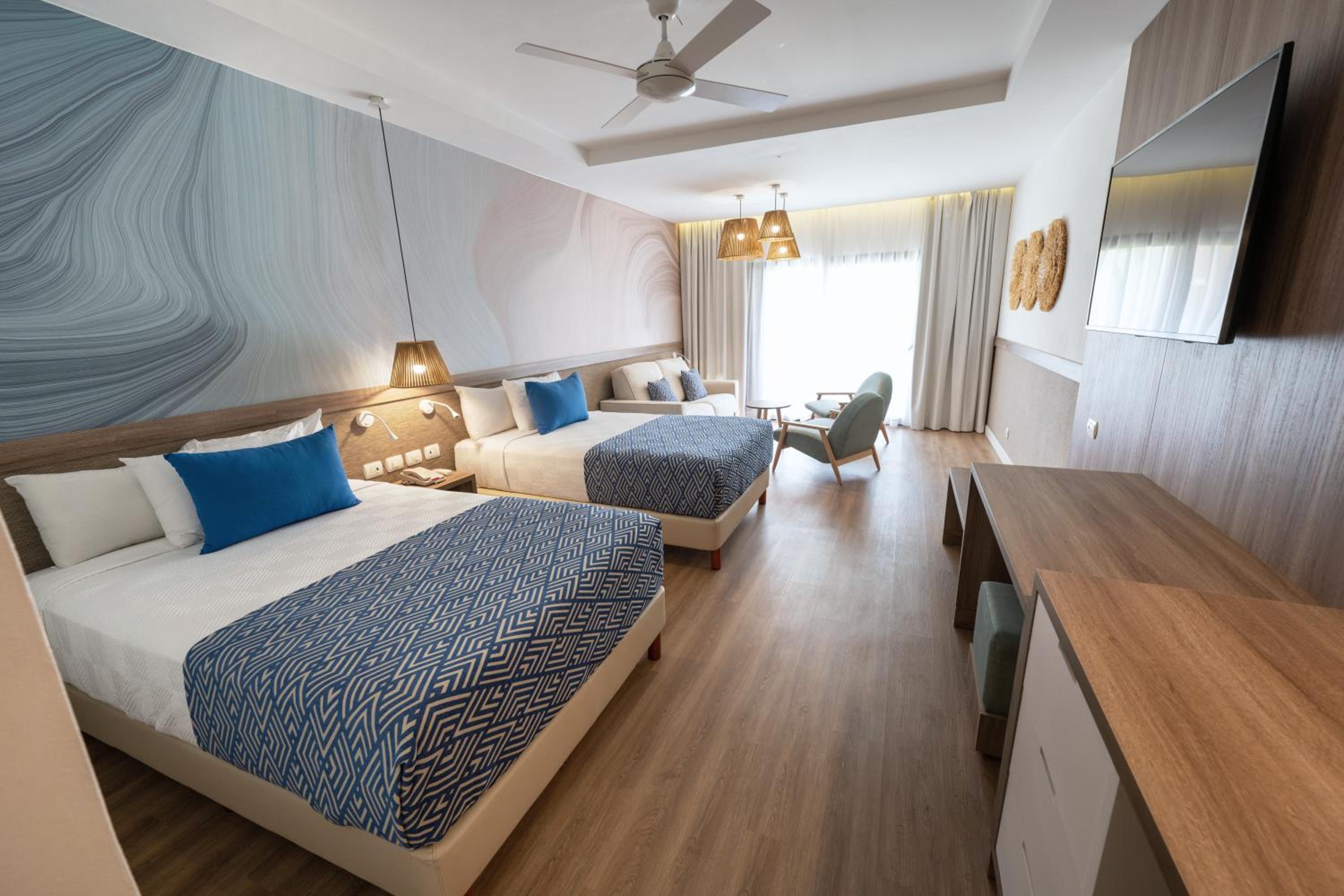 2 Double Beds Deluxe Junior Suite DBL