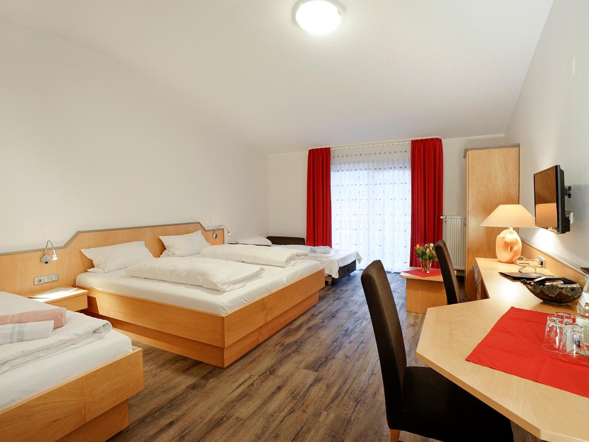 Quintuple Room