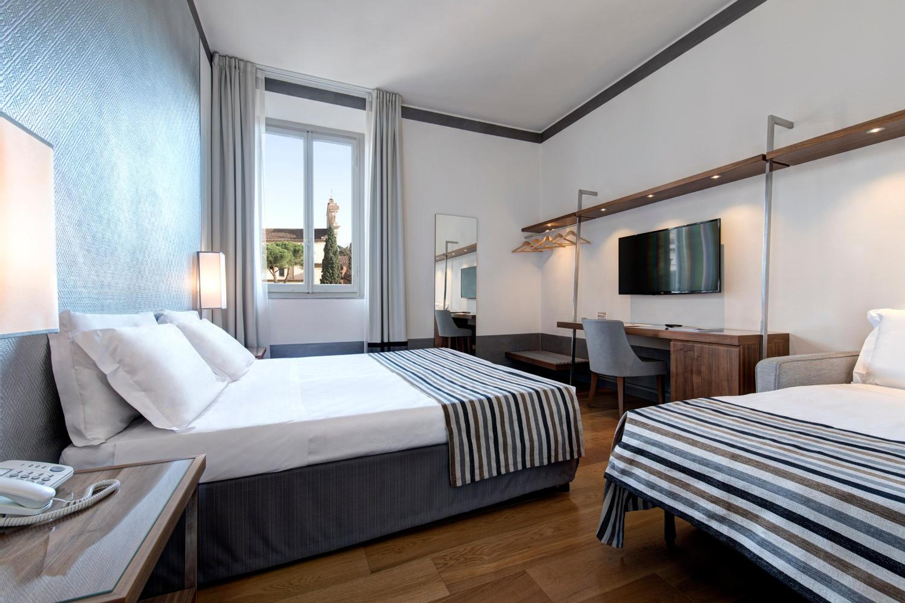 Deluxe Triple Room photo 2