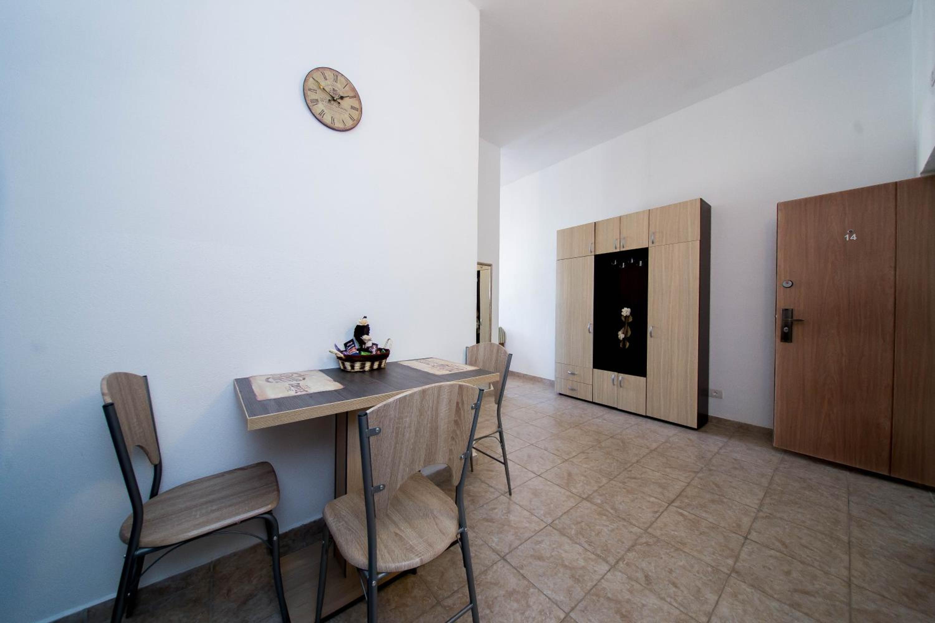 Apartment - Photo 5