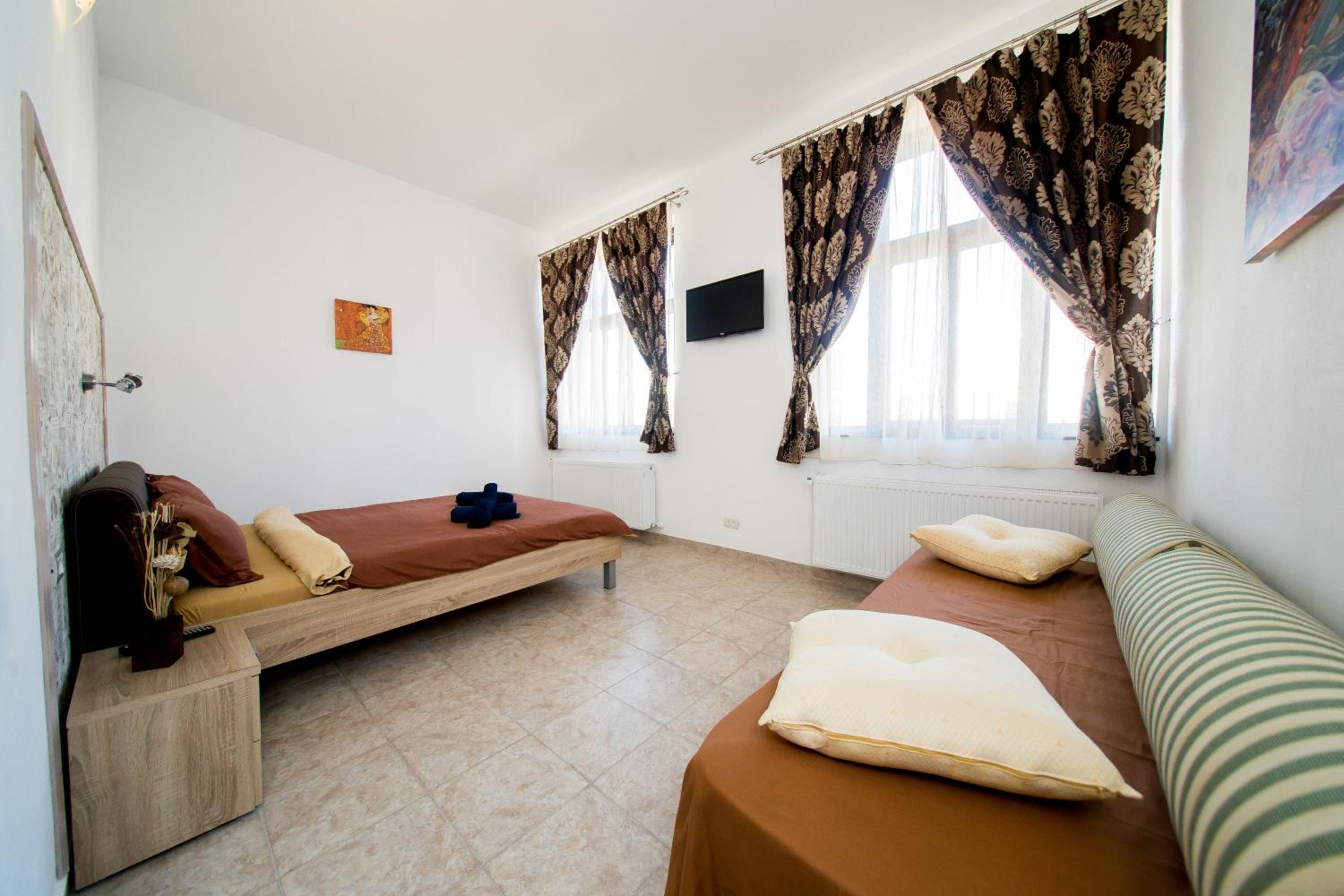 Apartment - Photo 2