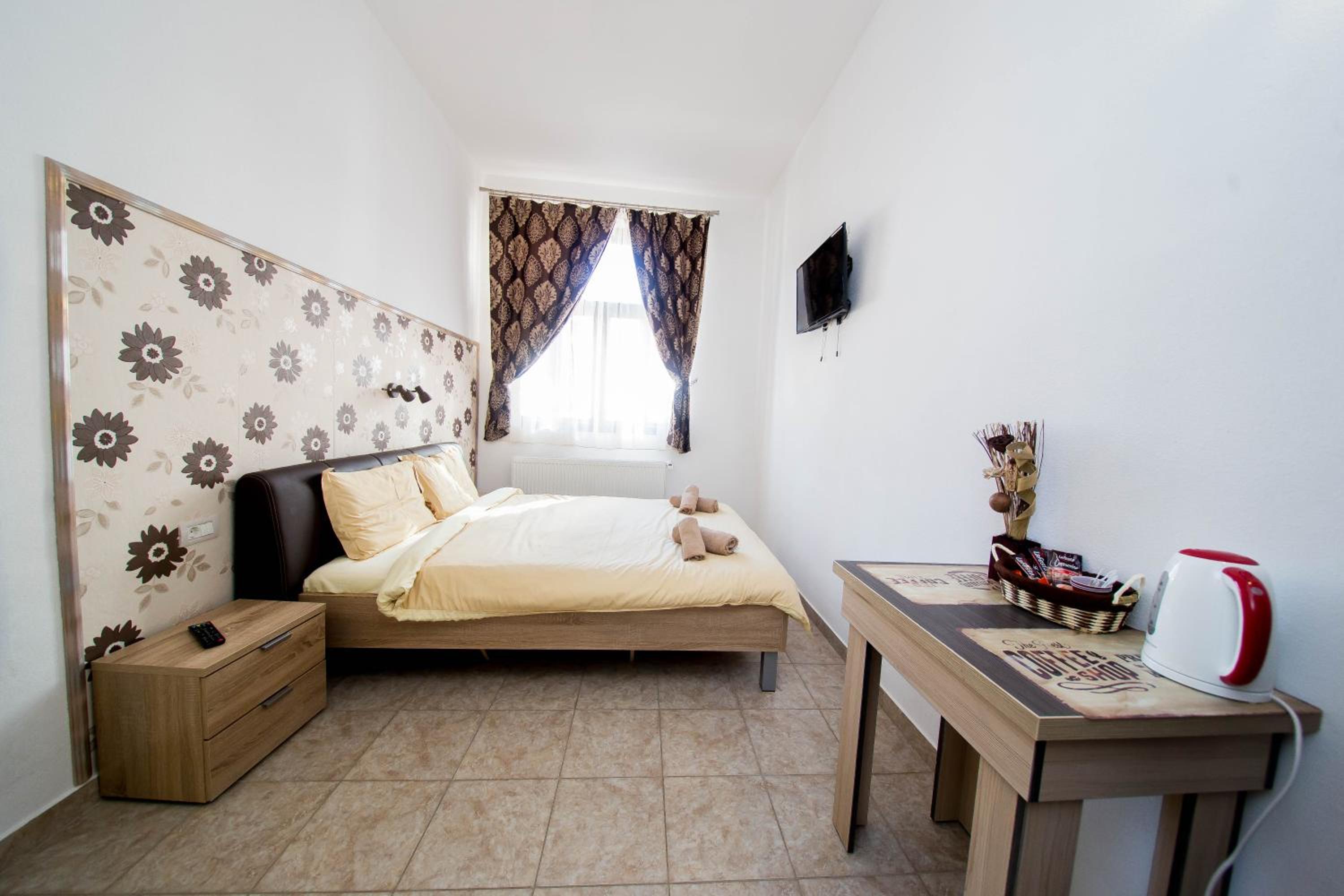Double Room - Photo 3