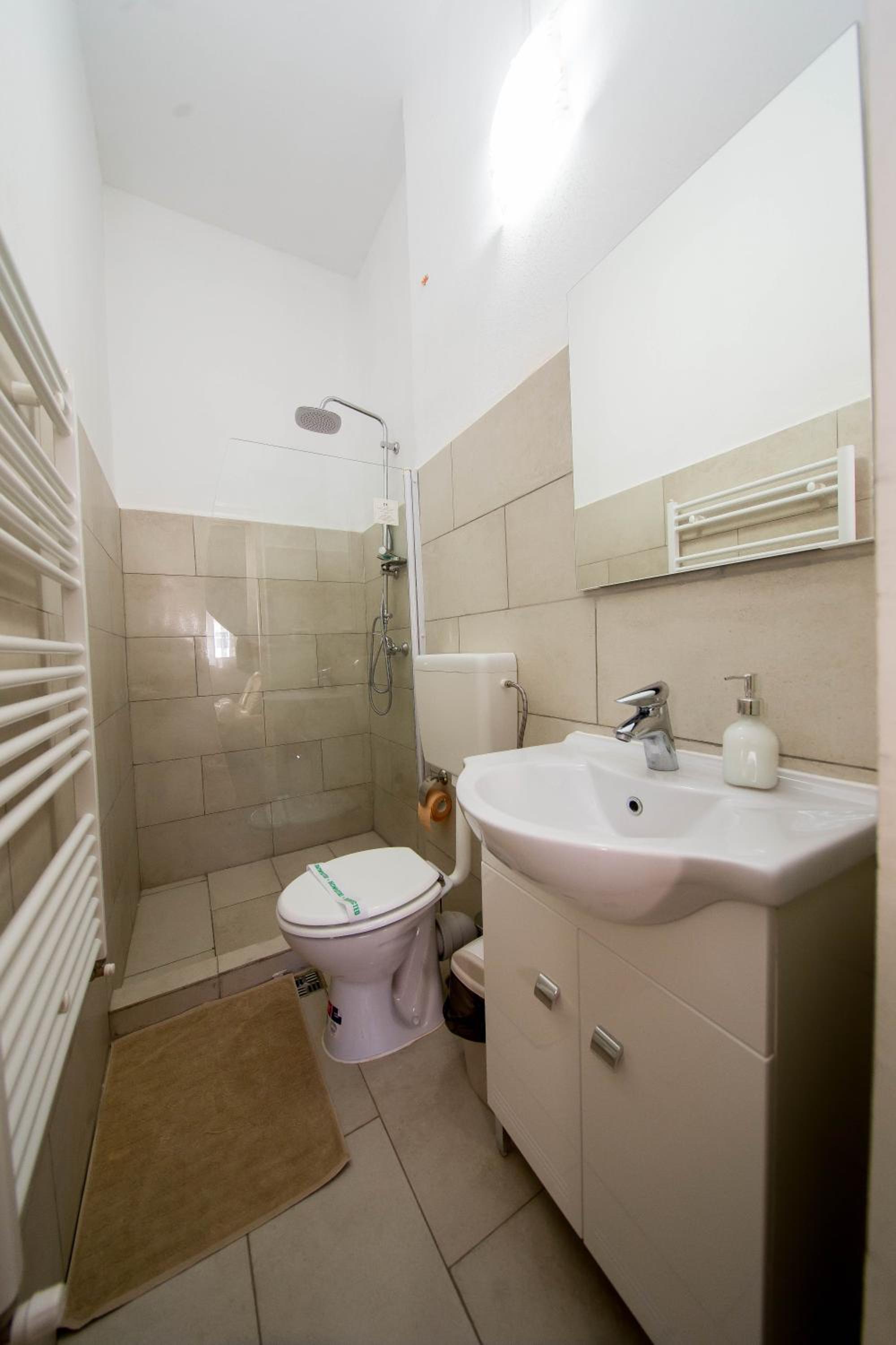 Double Room - Photo 4