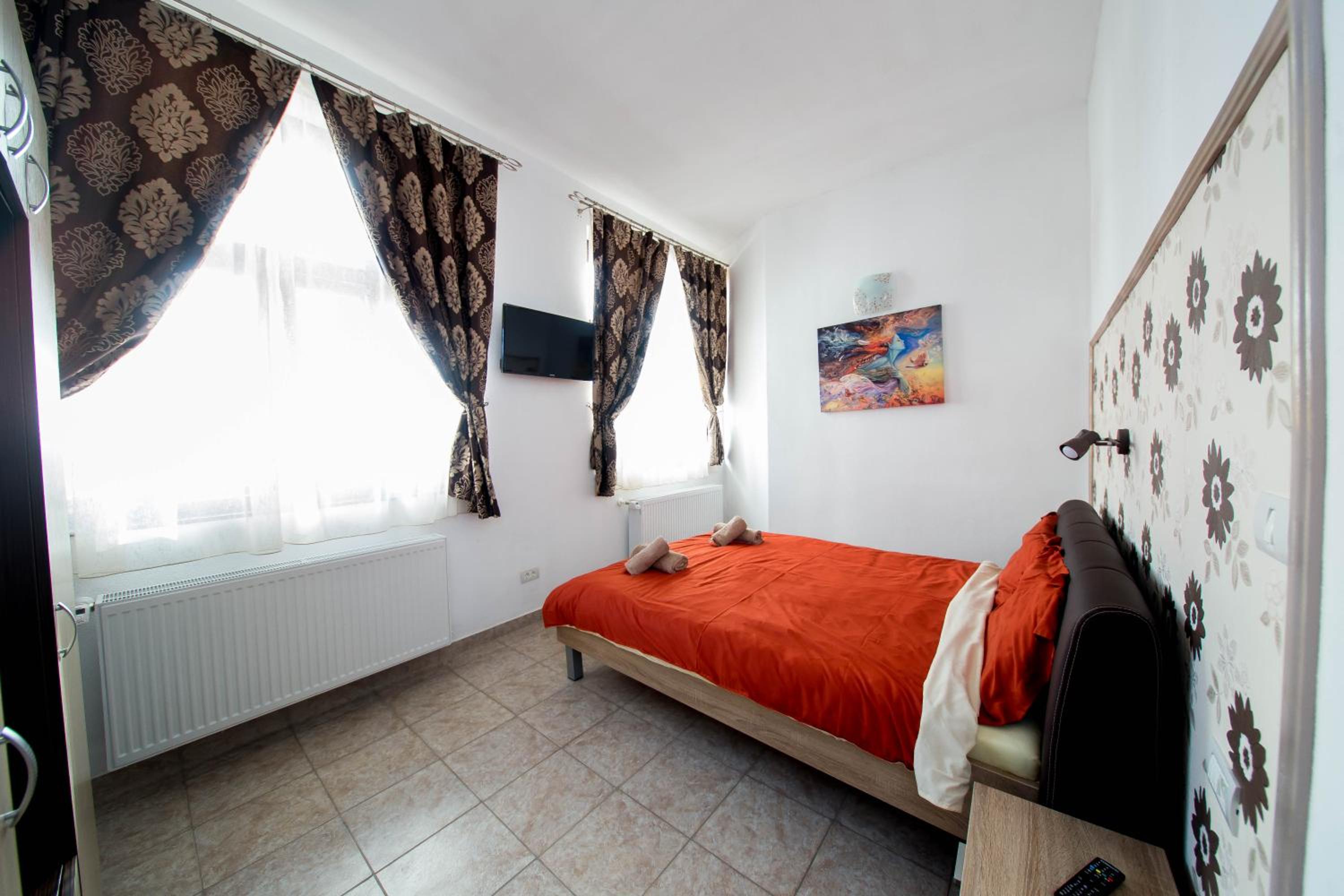 Apartment photo 1