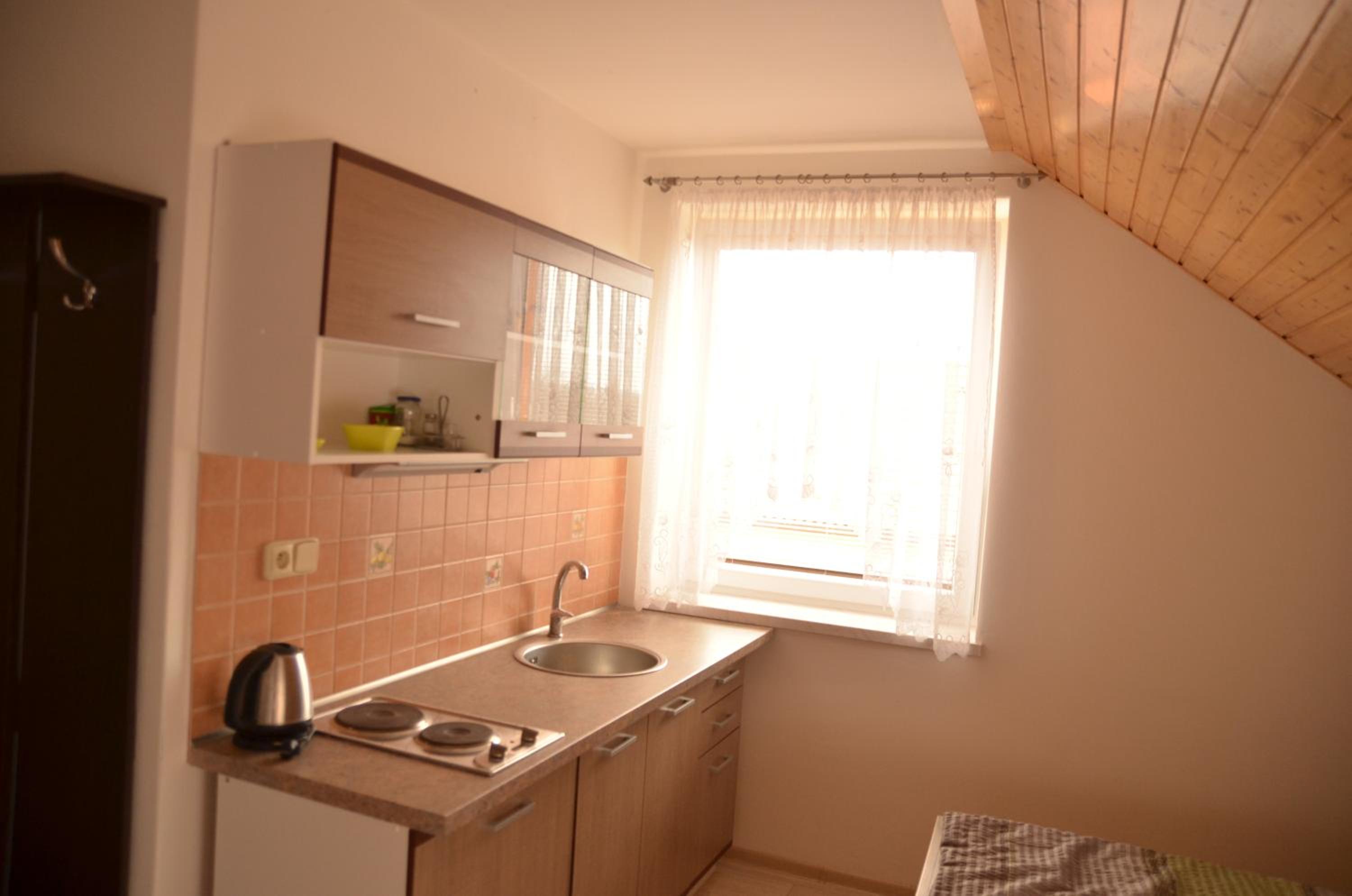 Apartment with Balcony - Photo 4
