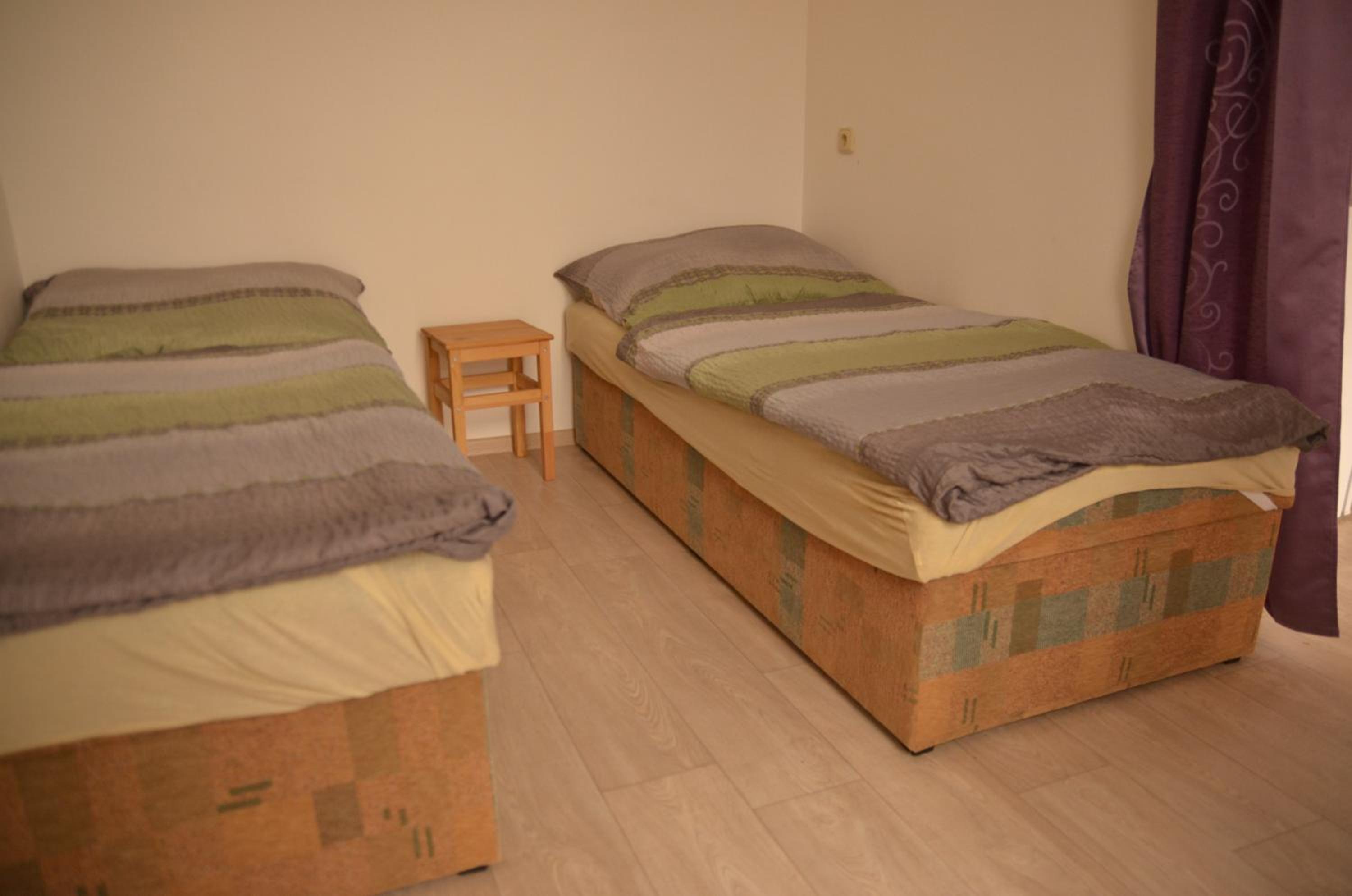 Apartment with Balcony - Photo 3