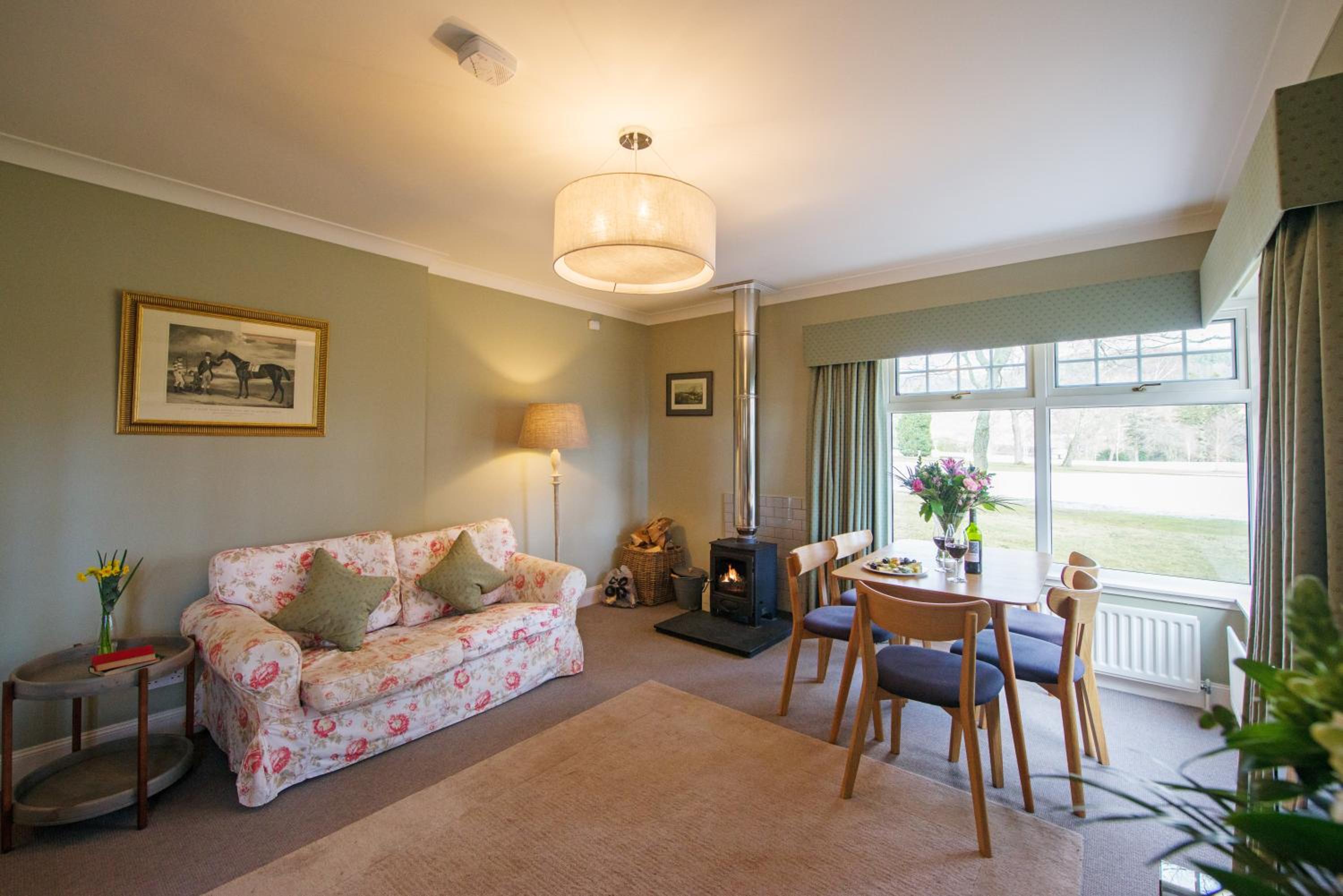 Three-Bedroom Cottage photo 2