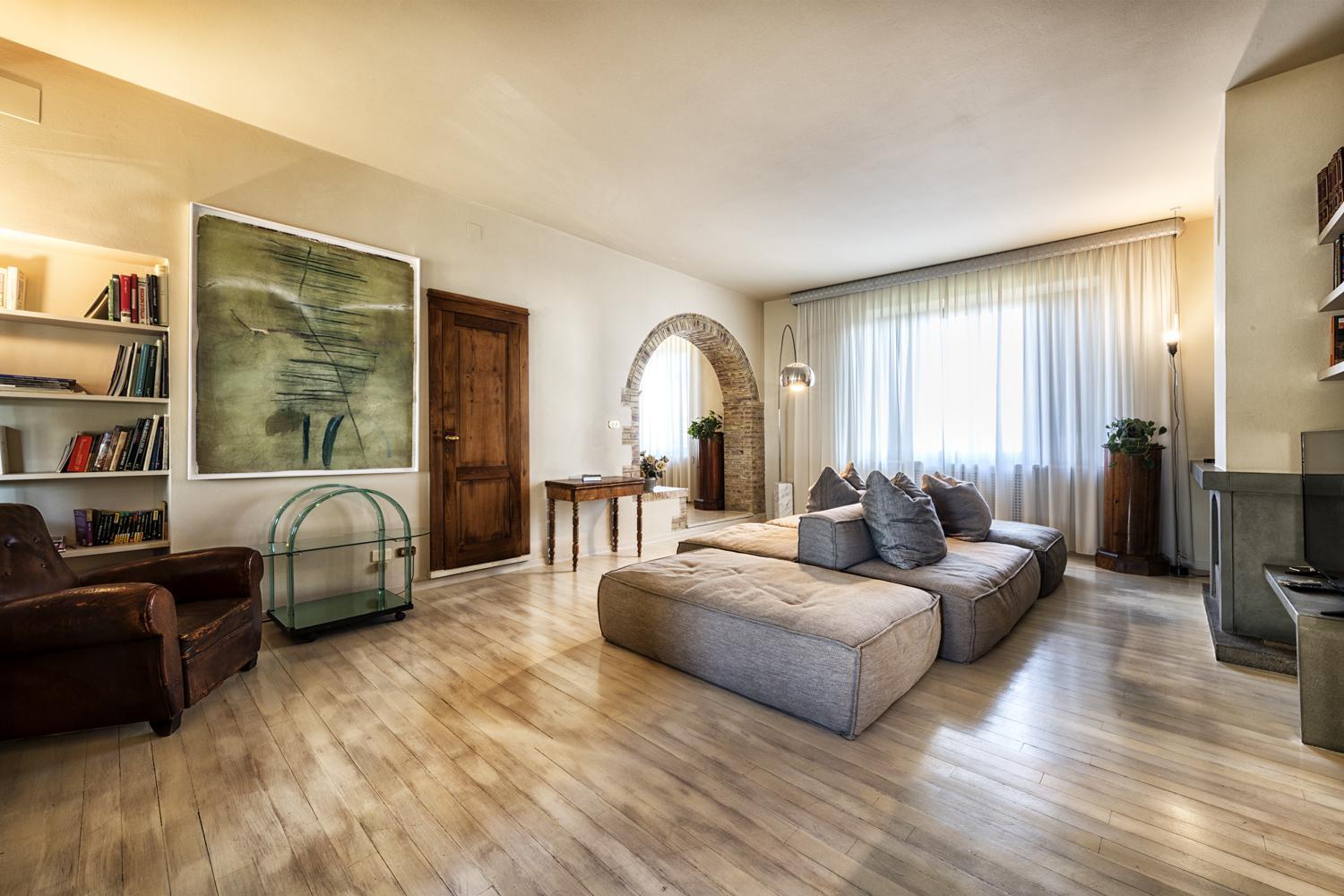 Villa La Fortezza with private jacuzzi