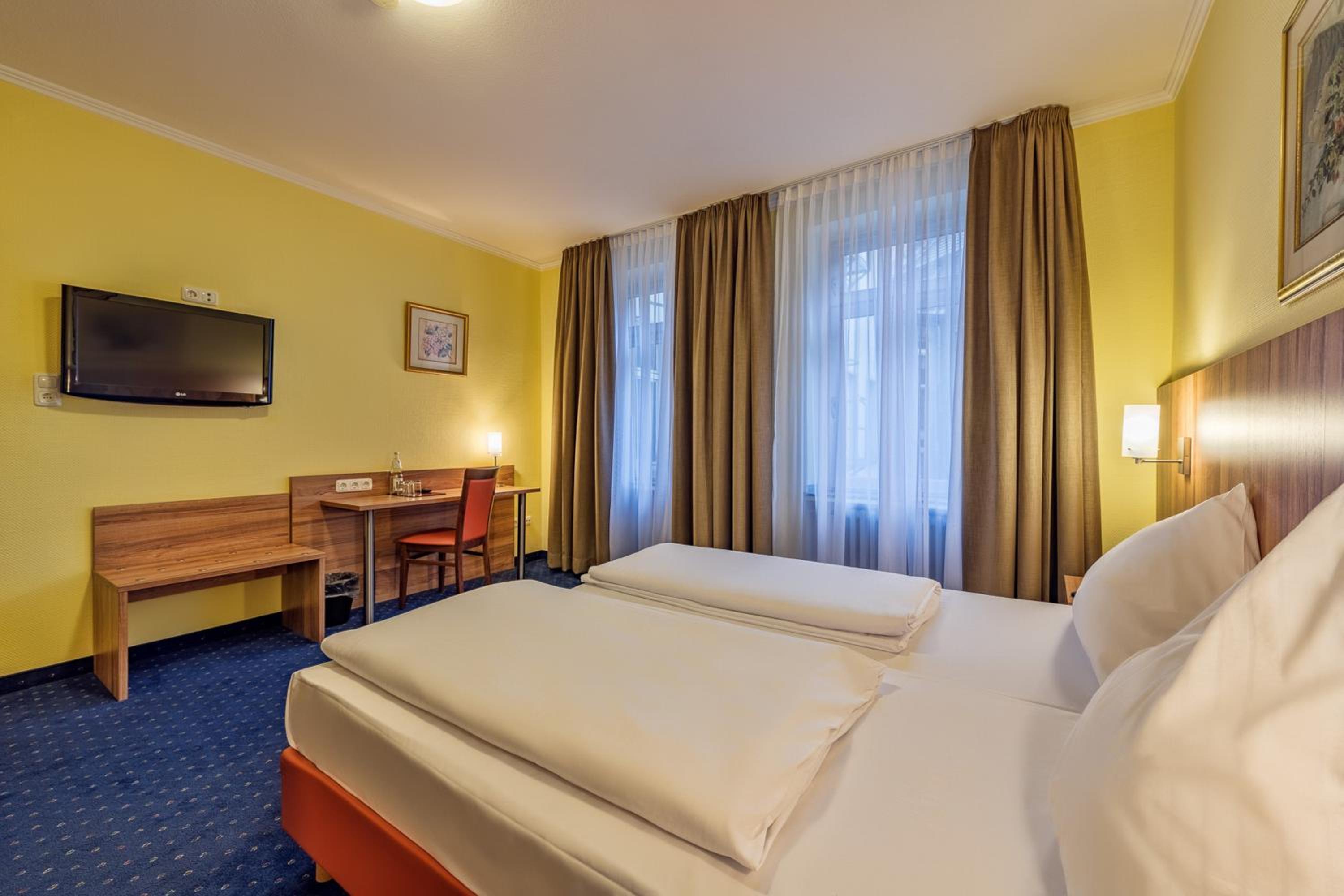 Queen Room - Photo 4
