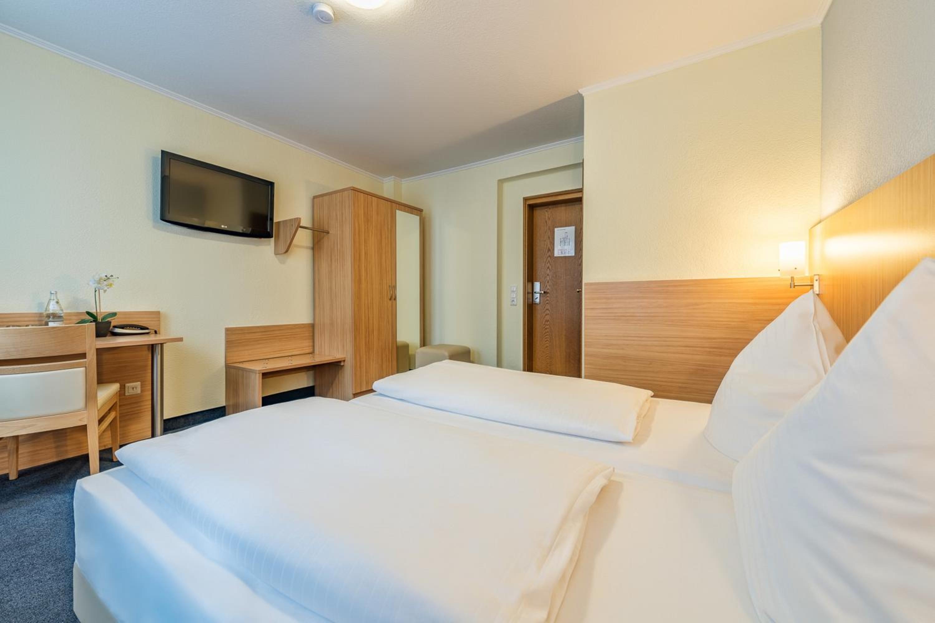 Double Room - Photo 3