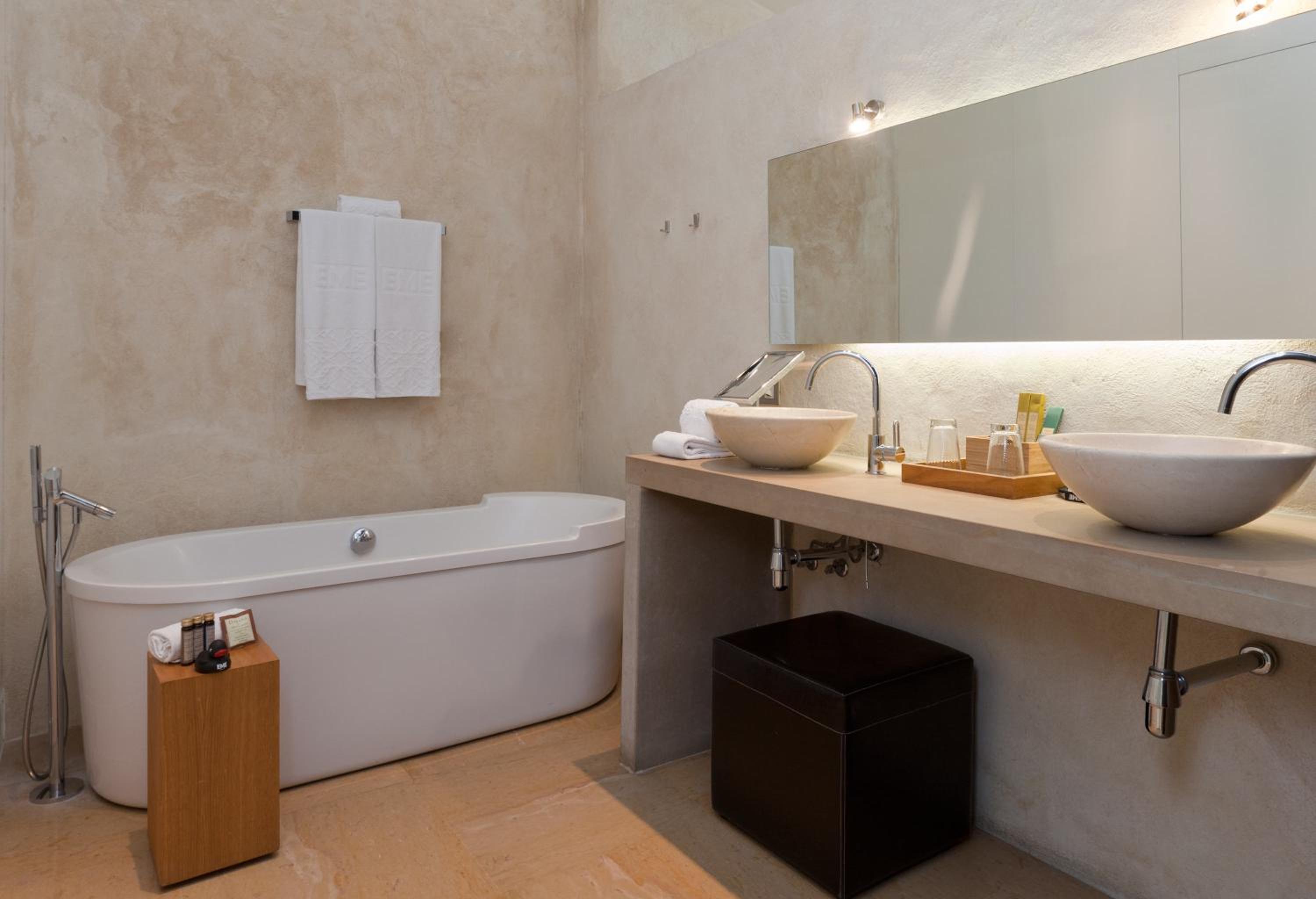 Junior Suite with View - Photo 13