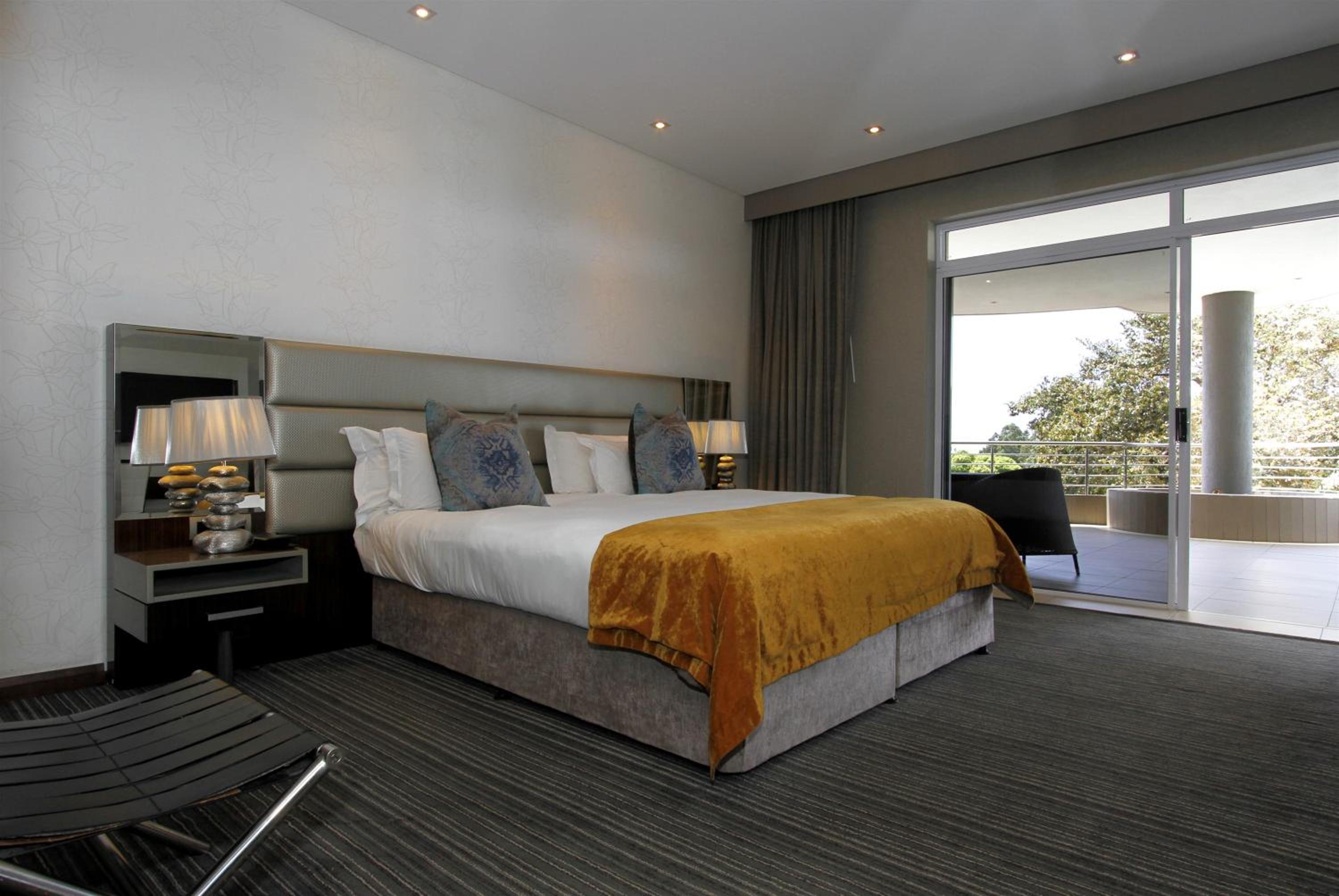 Deluxe Room with City View photo 2