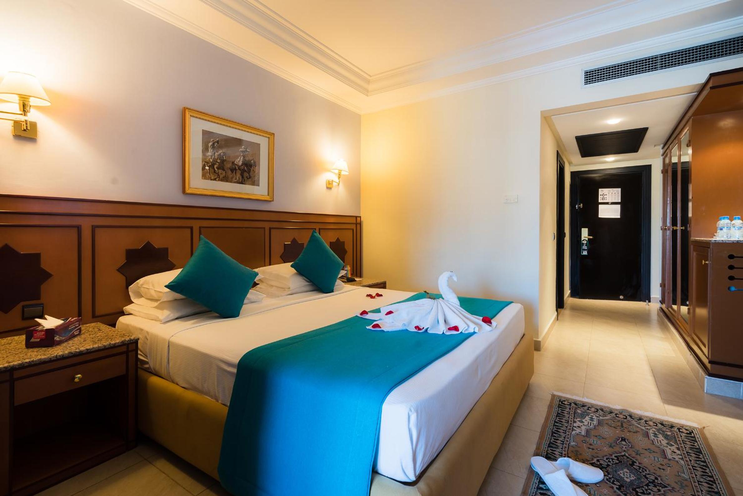 Deluxe Double Room with One Double Bed and 2 Adults Occupancy (Non Smoking)